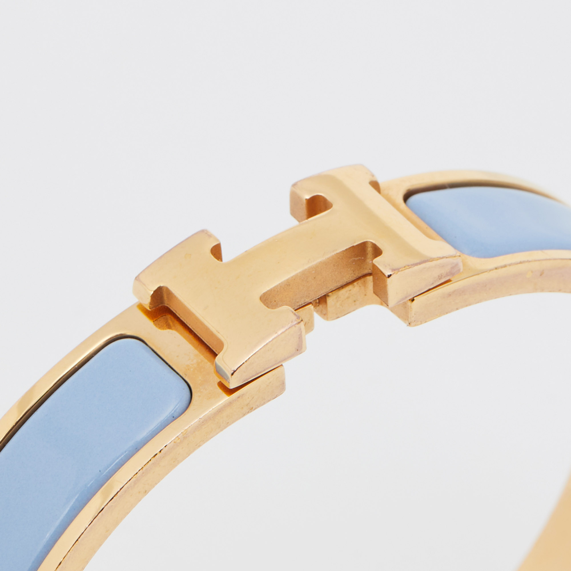

Hermes Clic H Blue Enamel Gold Plated Narrow Bracelet
