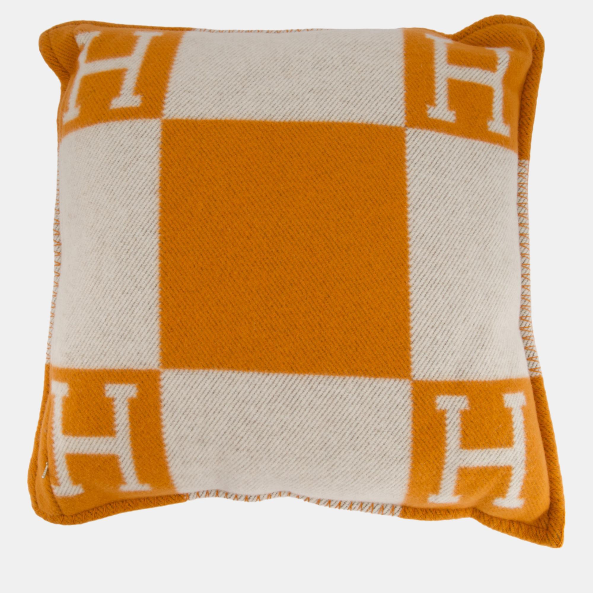 

Hermes Avalon III Small Pillow in Ãcru & Potiron, Orange