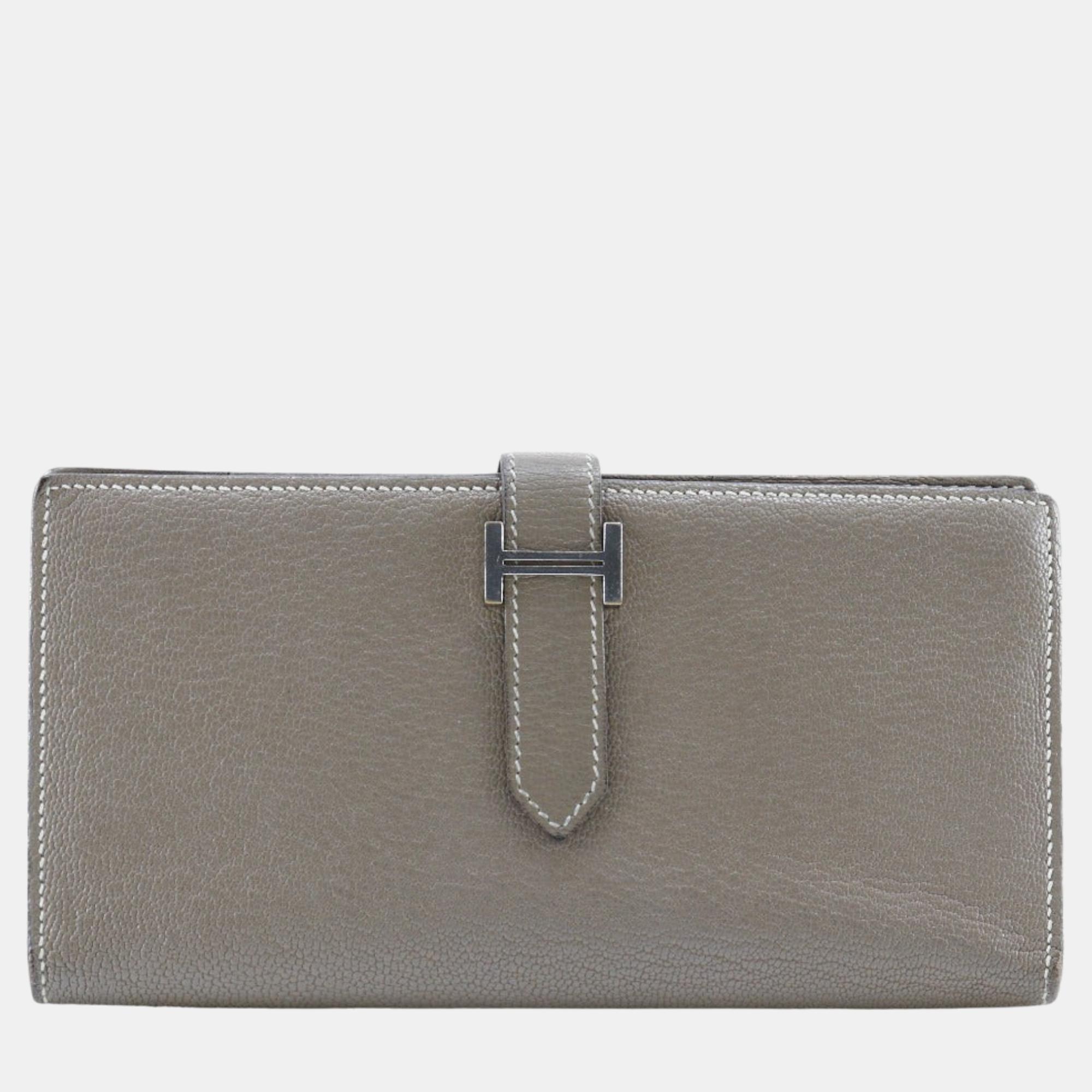 Pre-owned Hermes Beige Chevre Leather Bearn Wallet