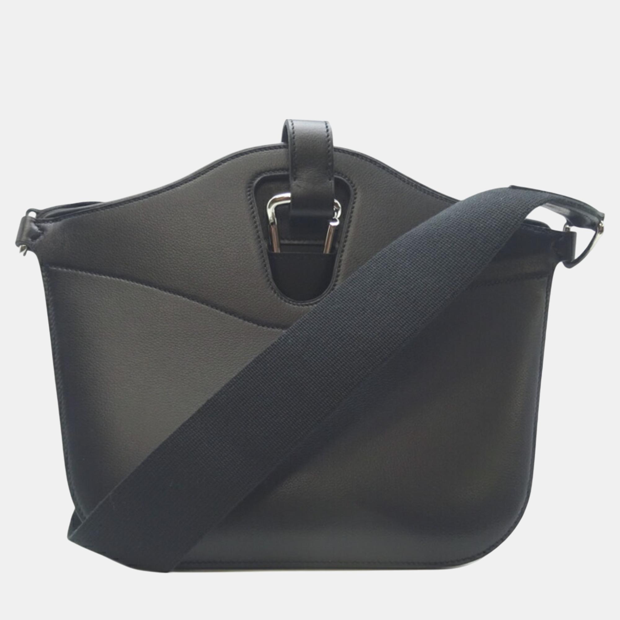 

Hermes Evergrain Noir (Black) Attelage Shoulder Bag