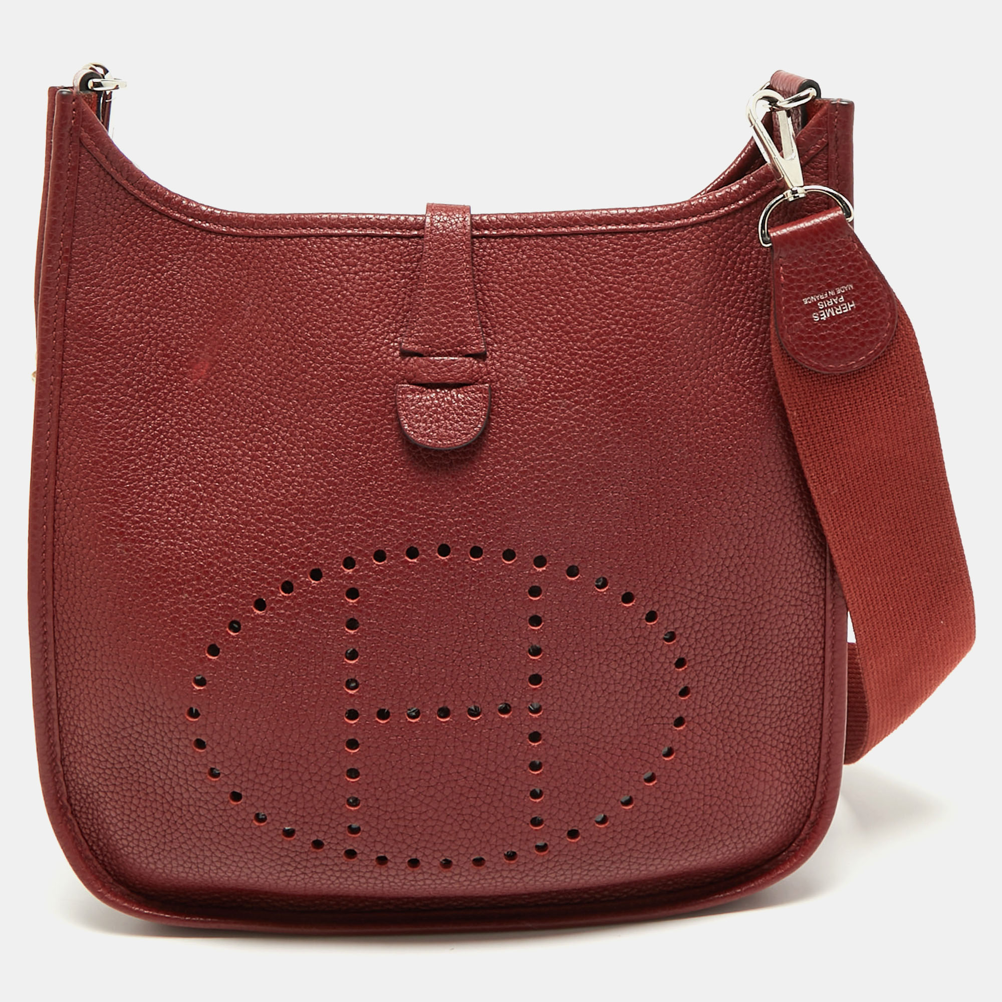 

Hermes Rouge Casaque Taurillon Clemence Leather Evelyne III PM Bag, Red