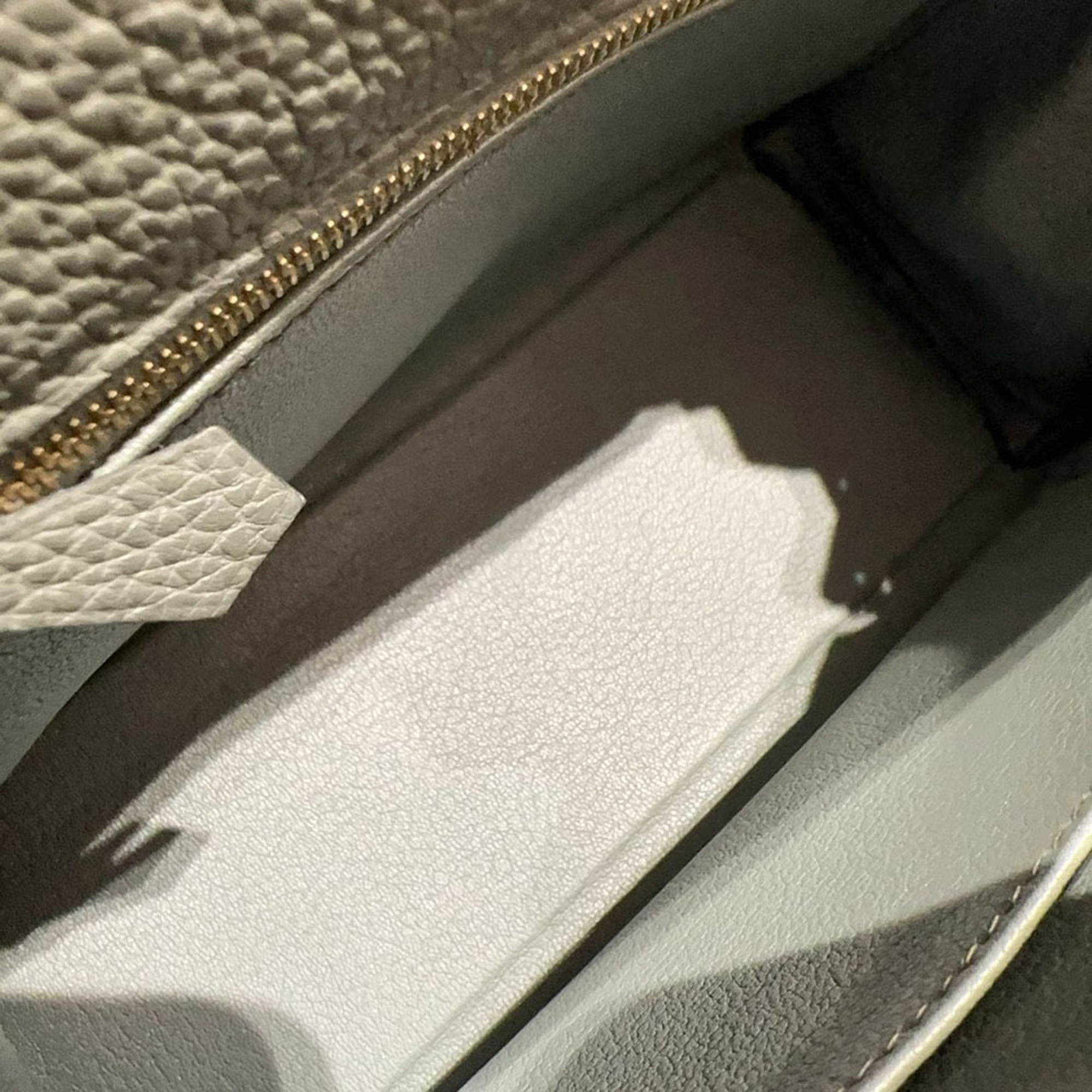 Hermes Almond Green Togo Leather Kelly 25 bag 