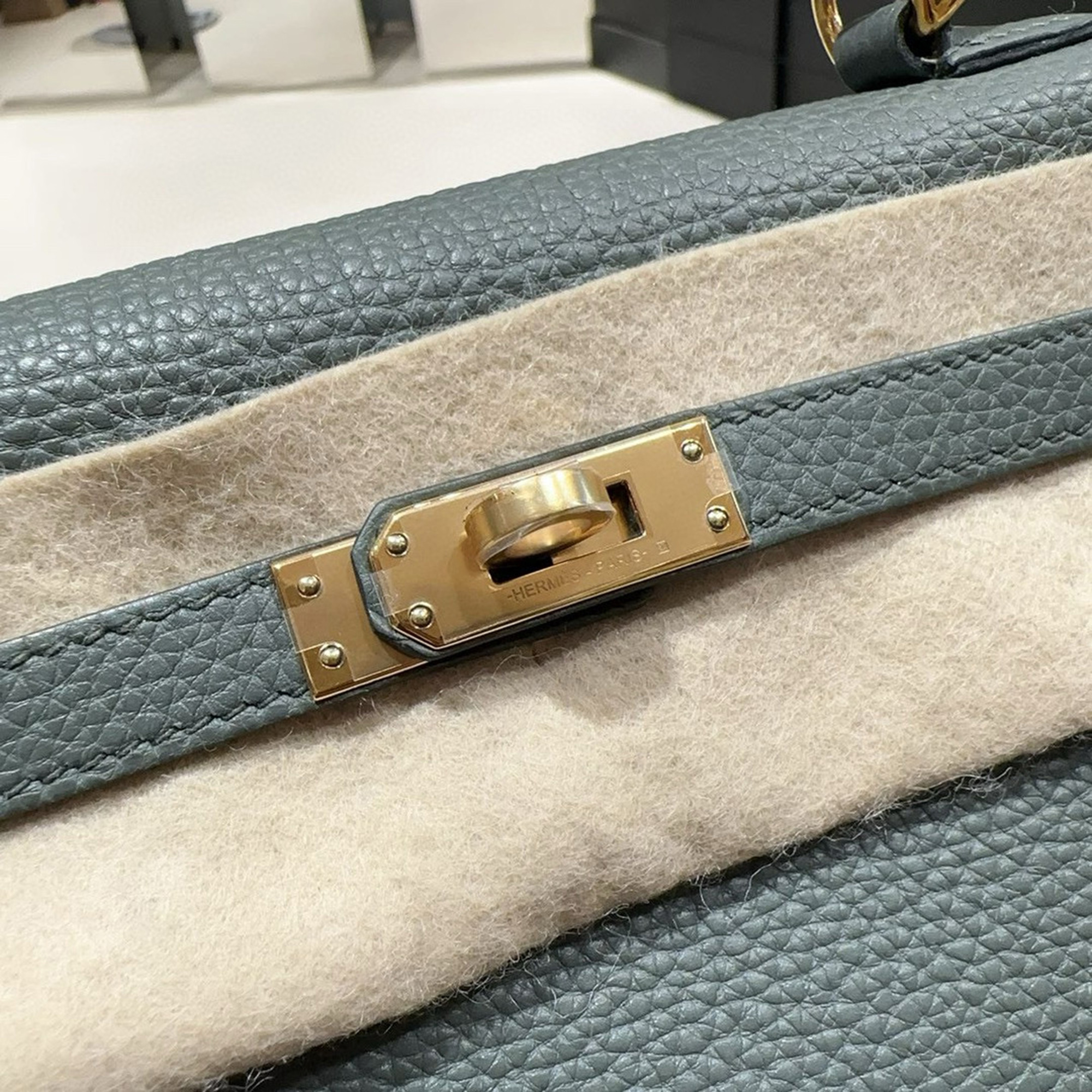 Hermes Almond Green Togo Leather Kelly 25 bag 
