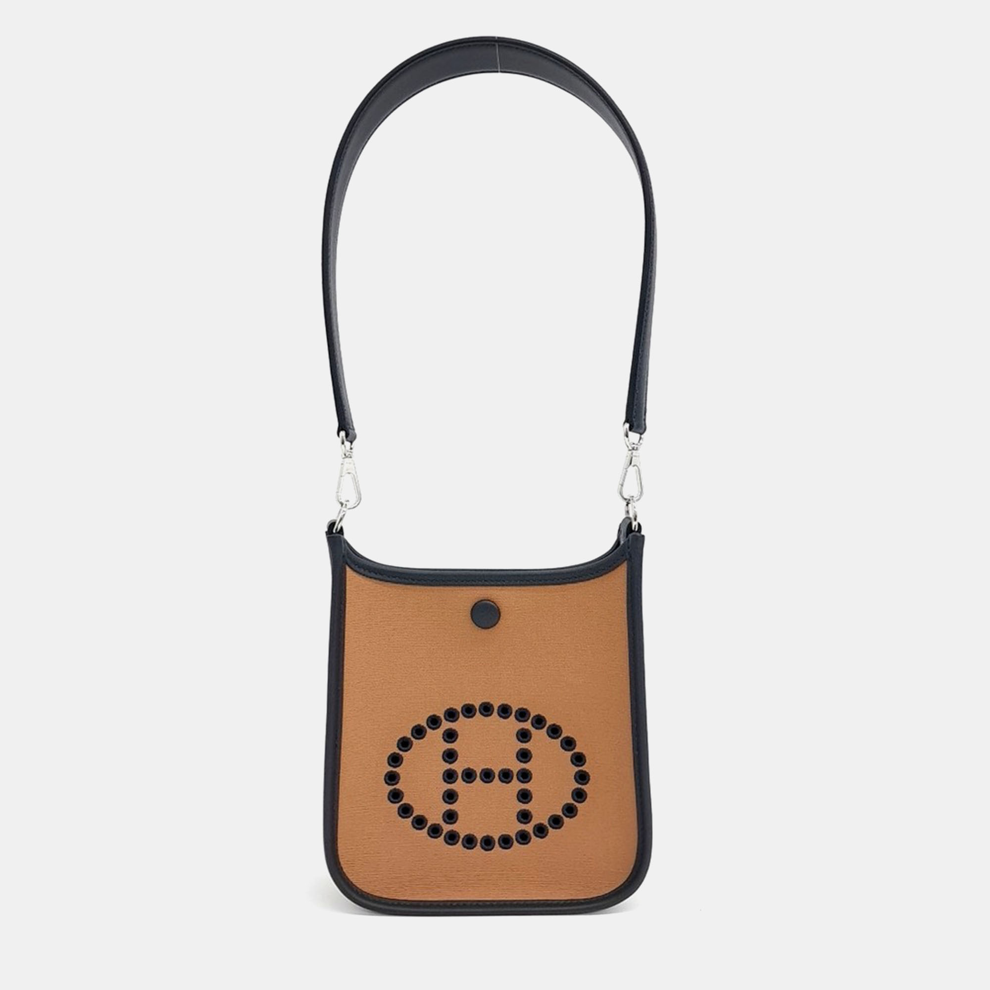 

Hermes Brown Fabric Evelyn 16 bag