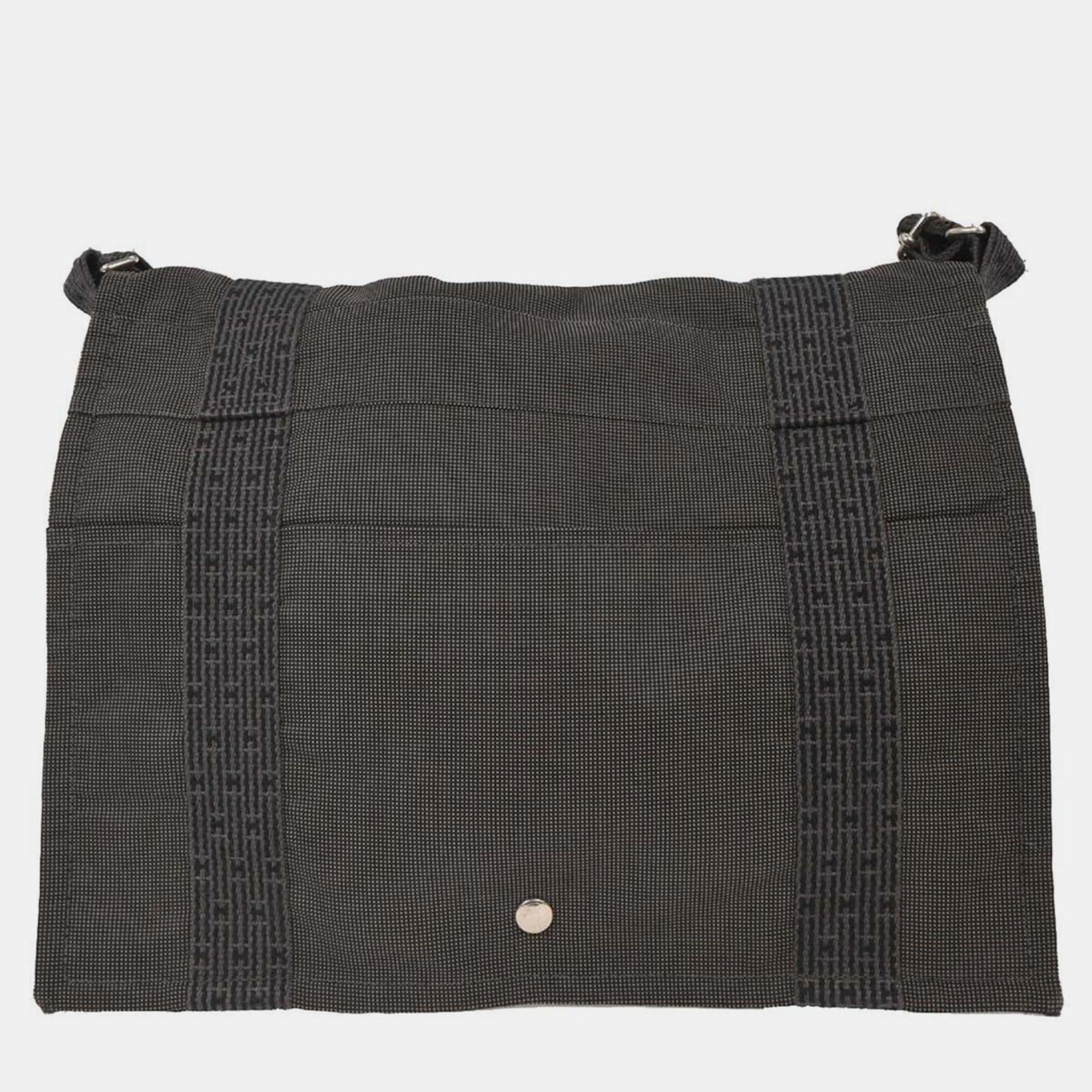 

Hermes Gray Canvas Herline Besace MM Messenger Bag, Grey