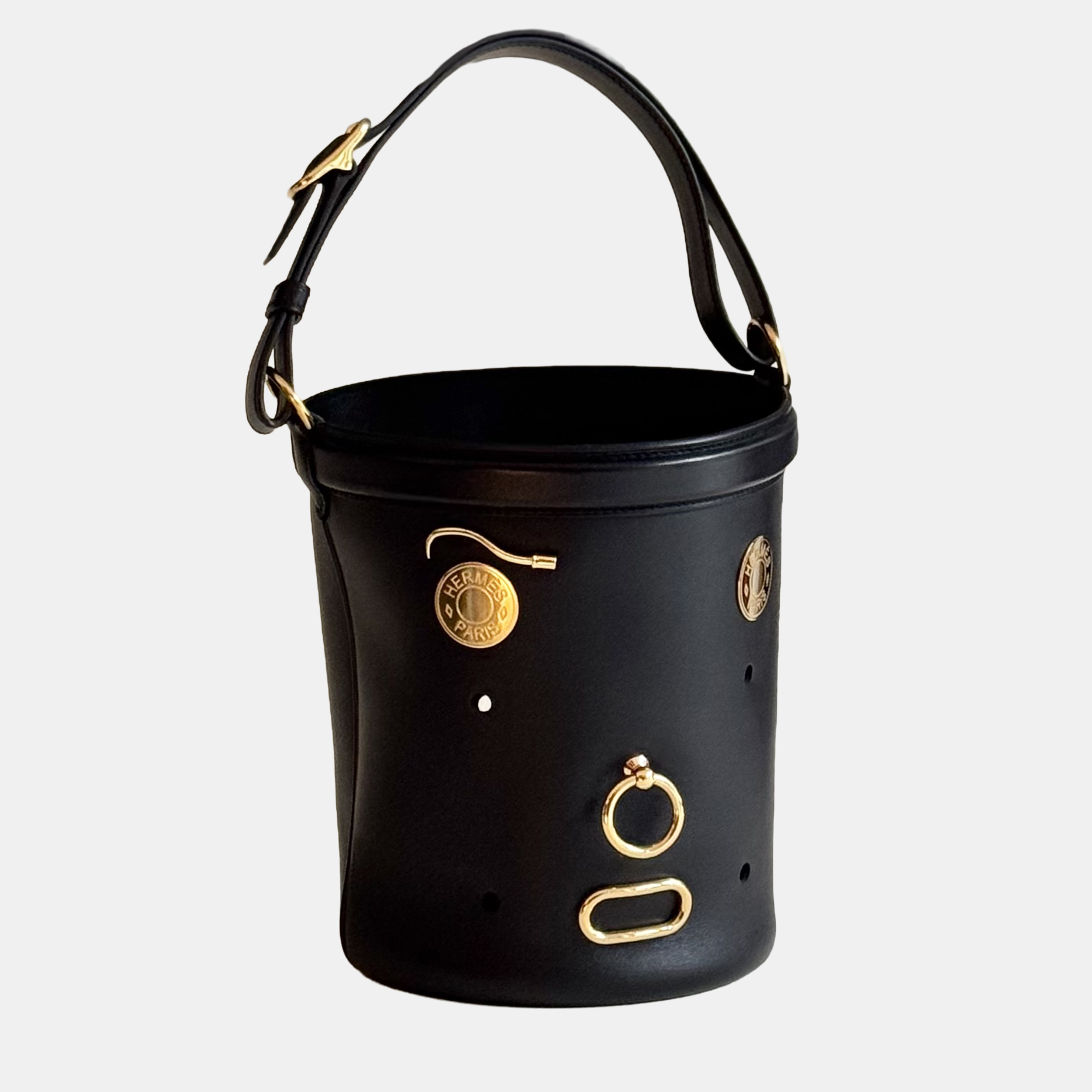 Click to view more detailed imagery on our partner's website Pre-owned Hermes Limited Edition Sac Mangeoire Play Bucket Bag Tadelakt Leather In Black