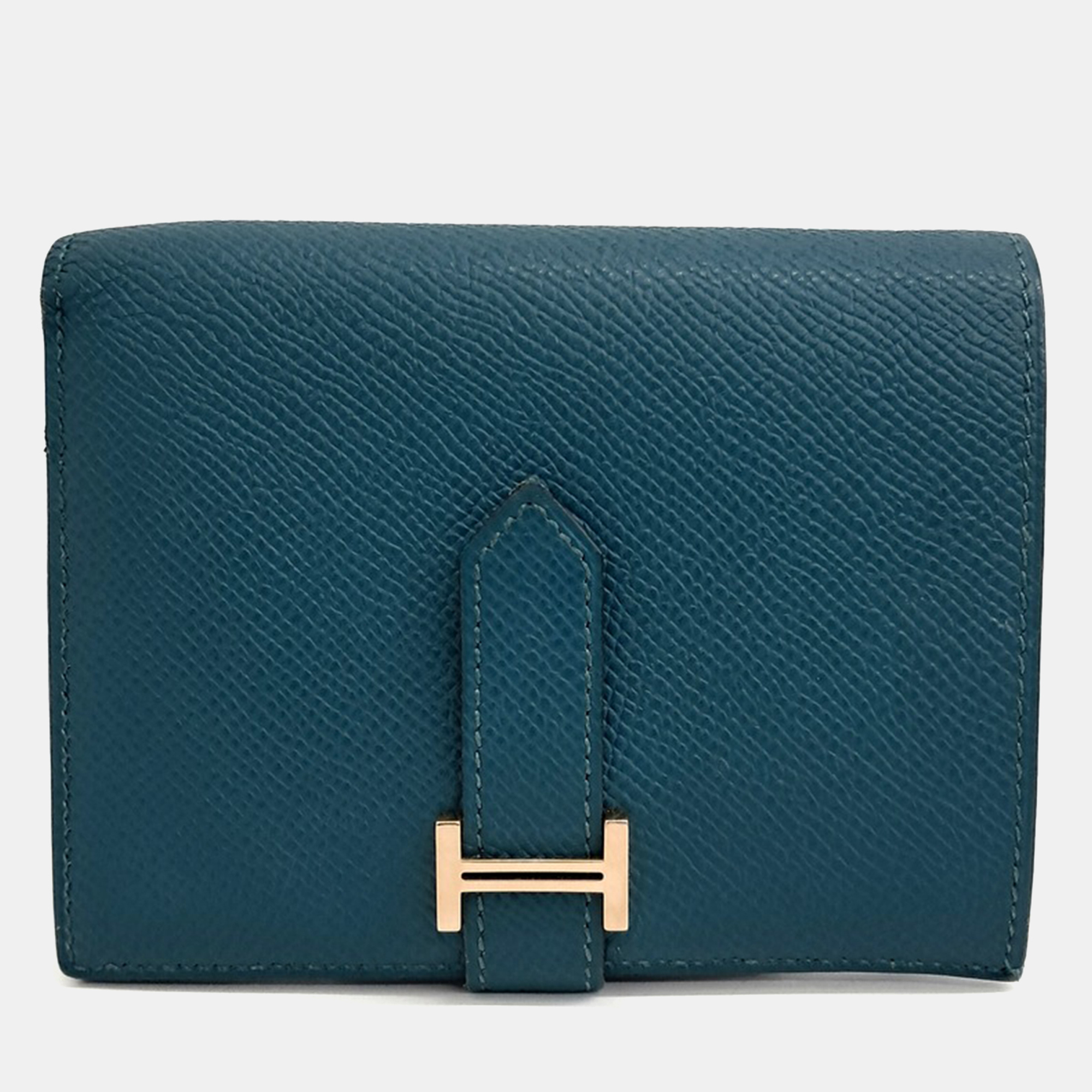 Click to view more detailed imagery on our partner's website Pre-owned Hermes Green Leather Bean Half Wallet