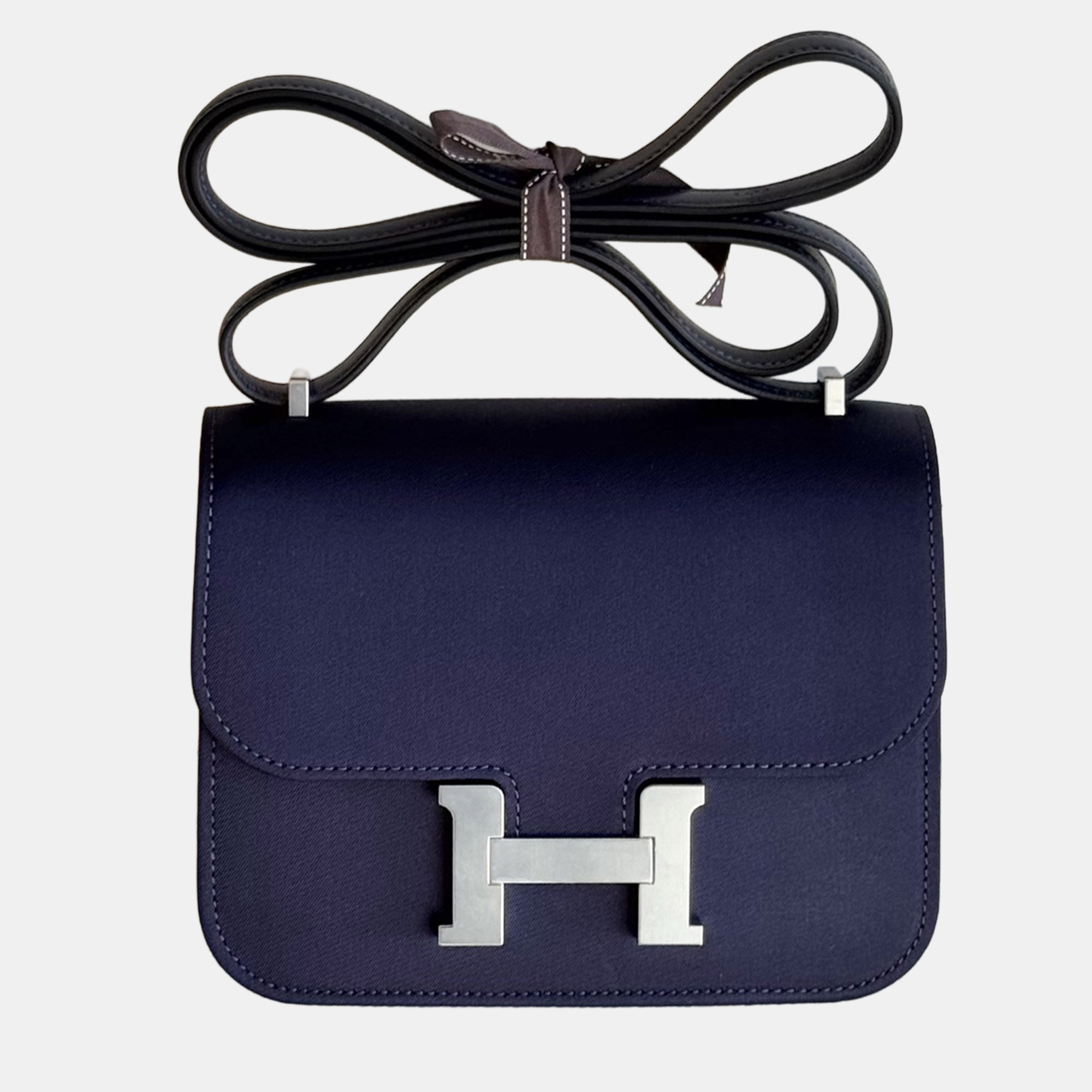 

Hermes Constance 19 Silk Deep Sea Blue / Midnight Blue
