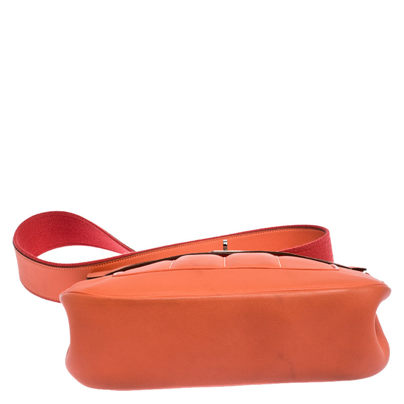 Berline leather crossbody bag Hermès Orange in Leather - 32789684