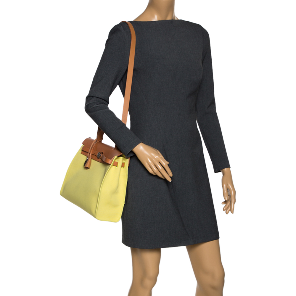 

Hermes Natural/Soufre Canvas and Leather Herbag Zip 31 Bag, Yellow