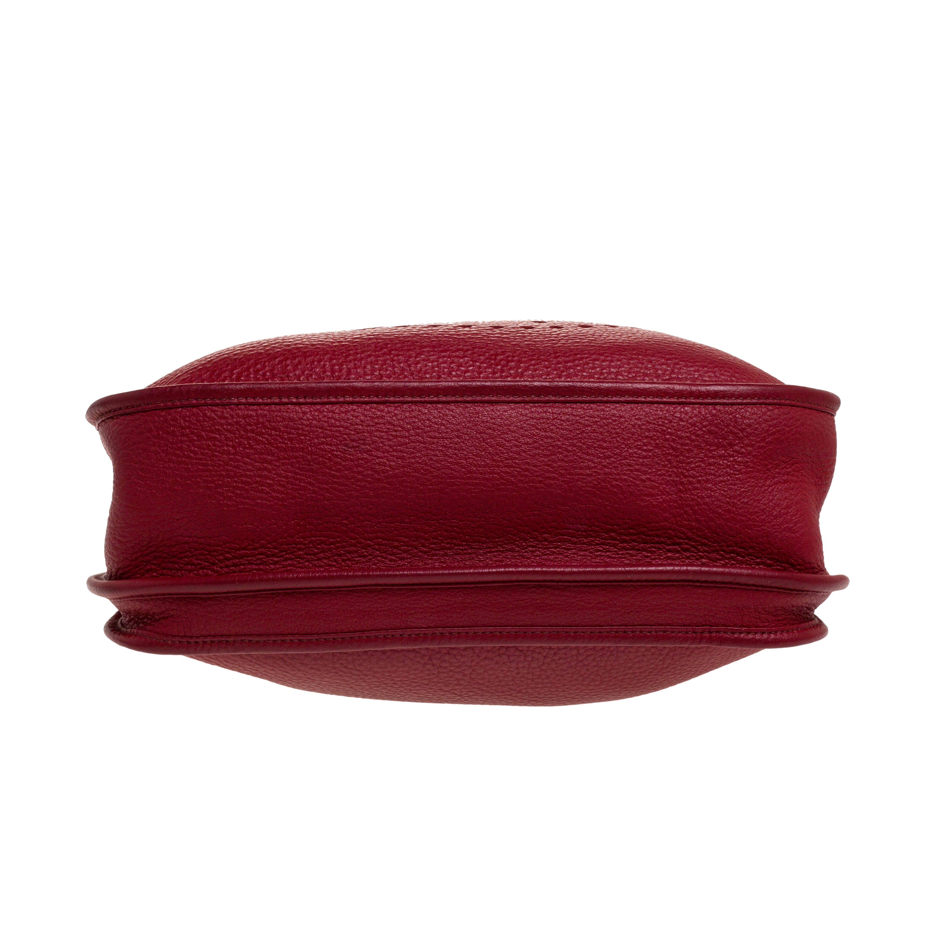 HERMÈS Evelyne III in red Clemence Leather Shoulder Bag – THE