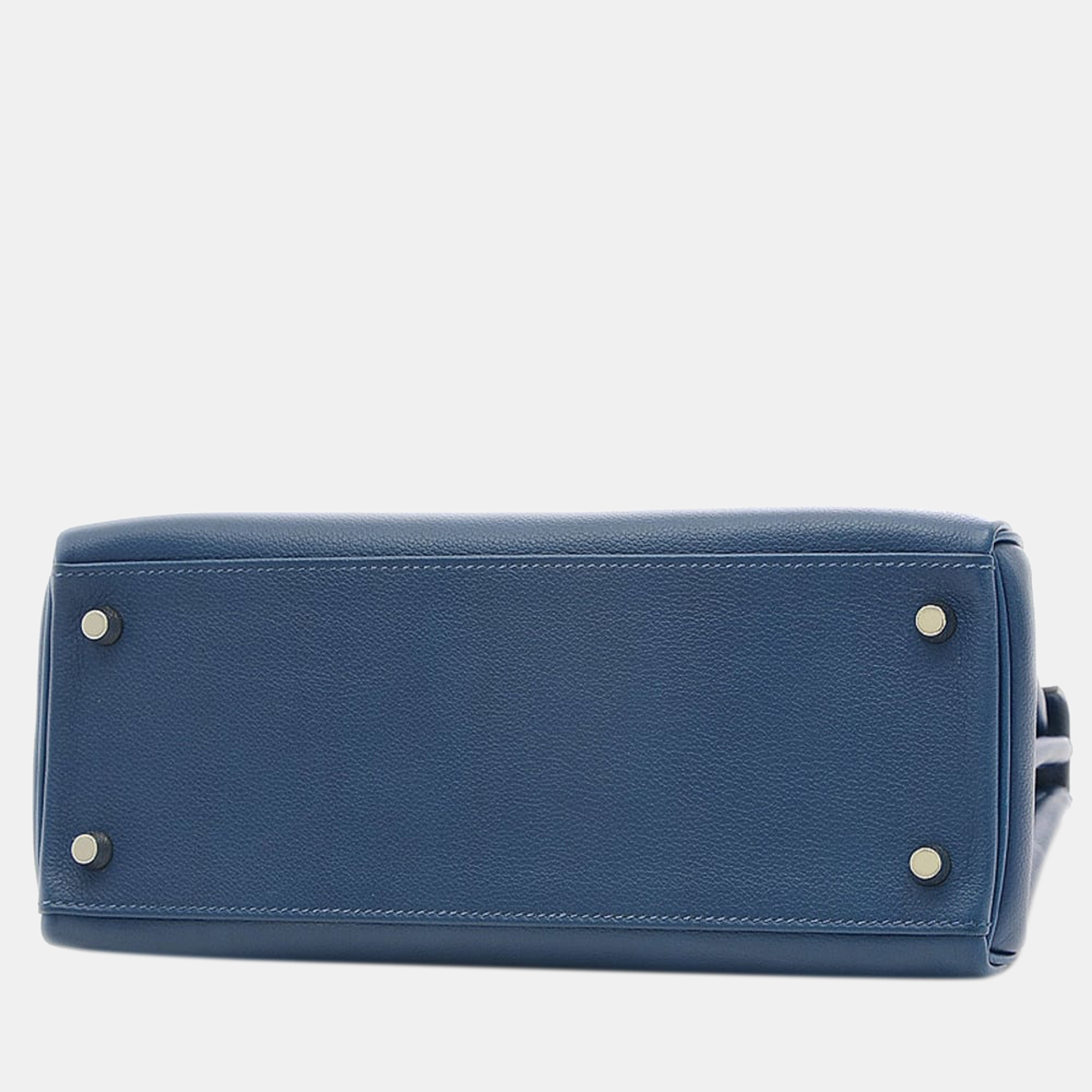 

Hermes Kelly 28 Verso Inseam Handbag Evercolor Veil/Blue Silver Hardware Y Engraved