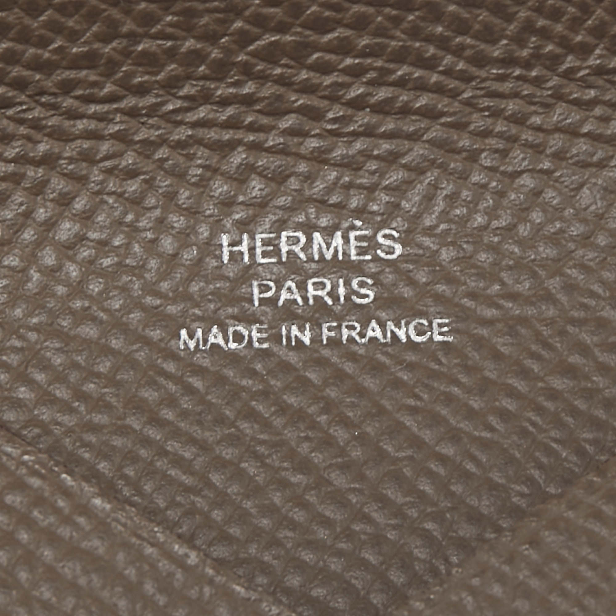 Hermès - Authenticated Calvi Purse - Leather Grey Plain for Women, Never Worn