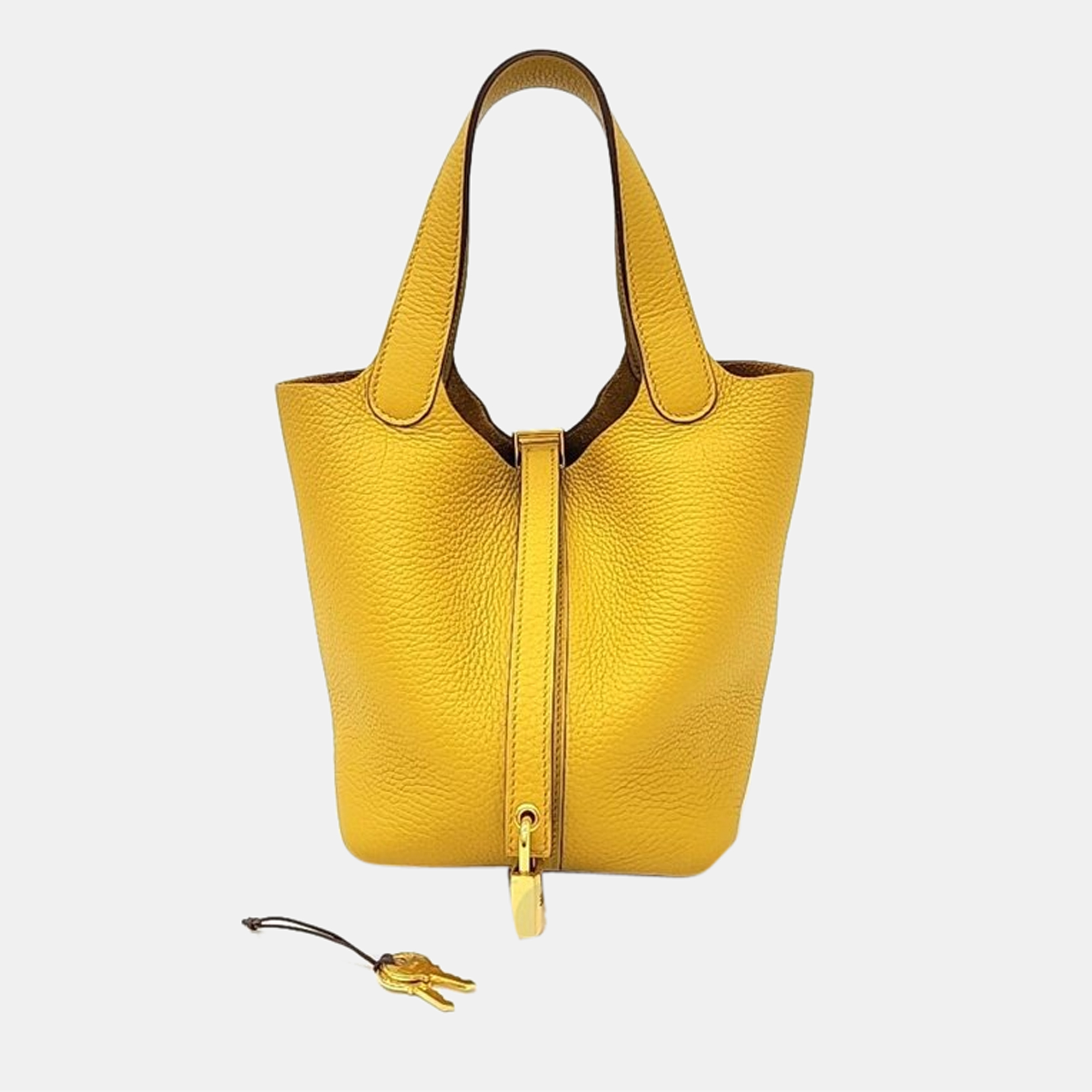 Click to view more detailed imagery on our partner's website Pre-owned Hermes Leather 18 Picotin Hobo In Yellow