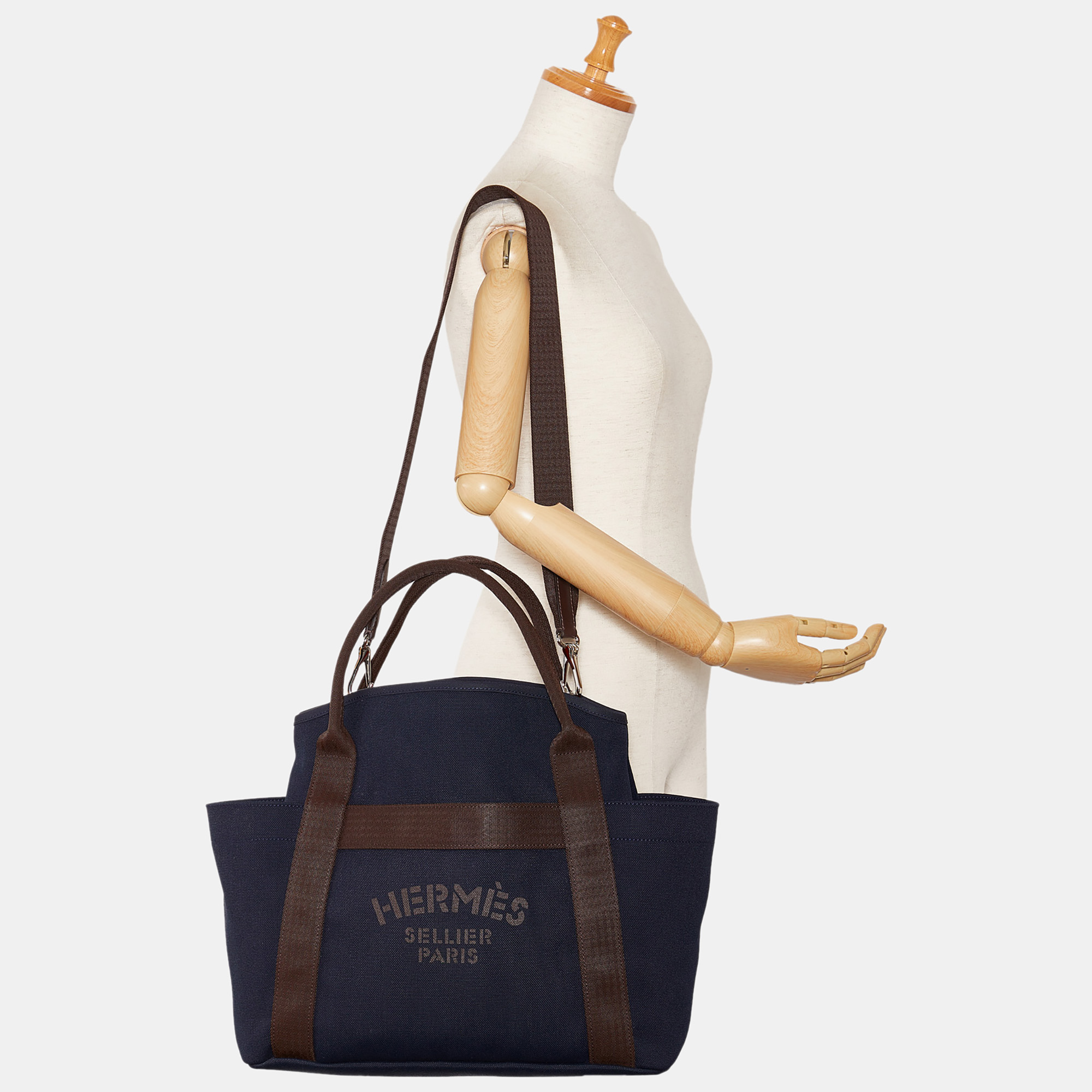 

Hermes Sac de Pansage Grooming Bag, Navy blue