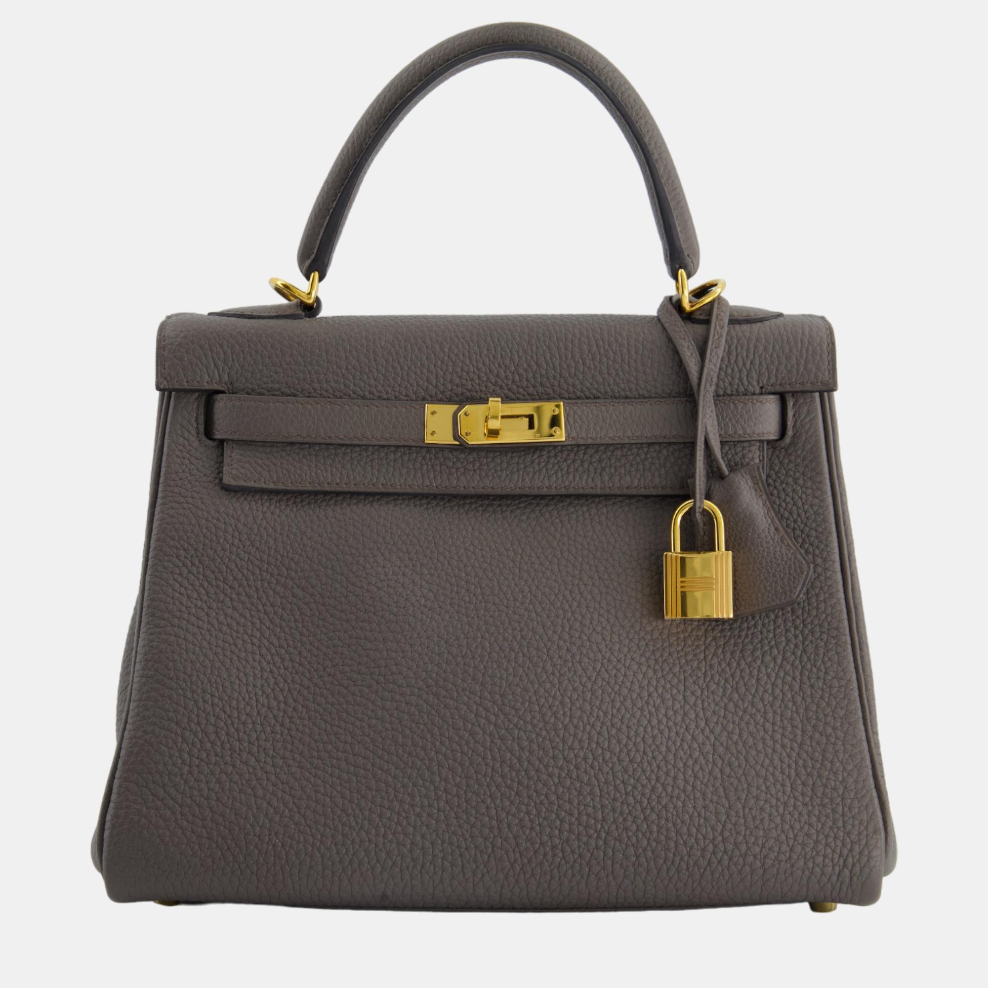 Pre-owned Hermes Kelly Retourne Bag 25cm In Gris Etain Togo Leather With Gold Hardware In Grey