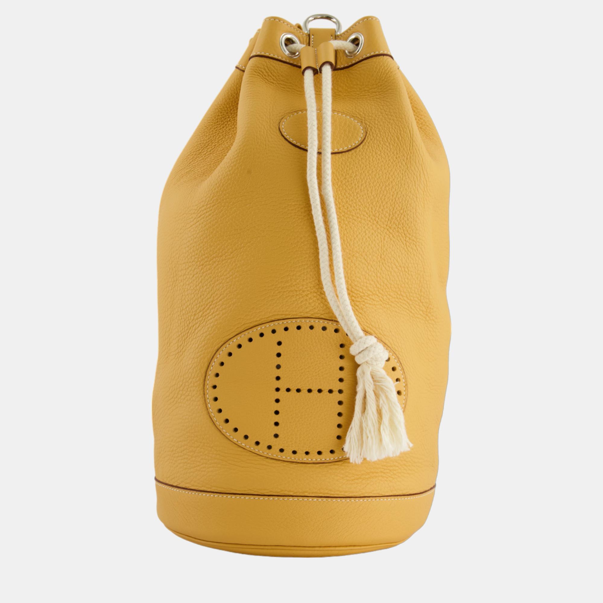 Pre-owned Hermes Lunch Drawstring Shoulder Bag In Jaune Clemence Leather With Palladium Hardware In Beige