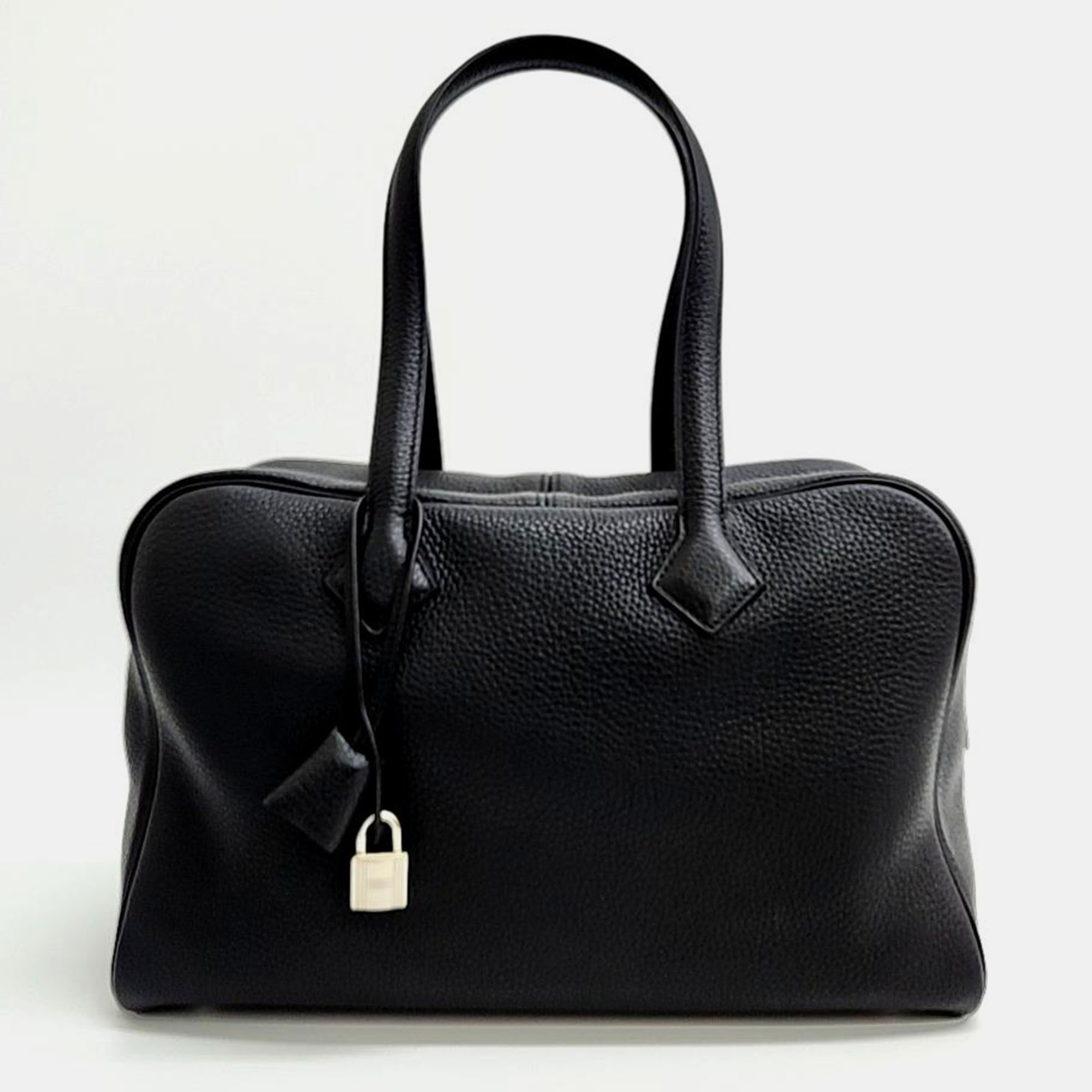 Pre-owned Hermes Leather Black Victoria2 (t)