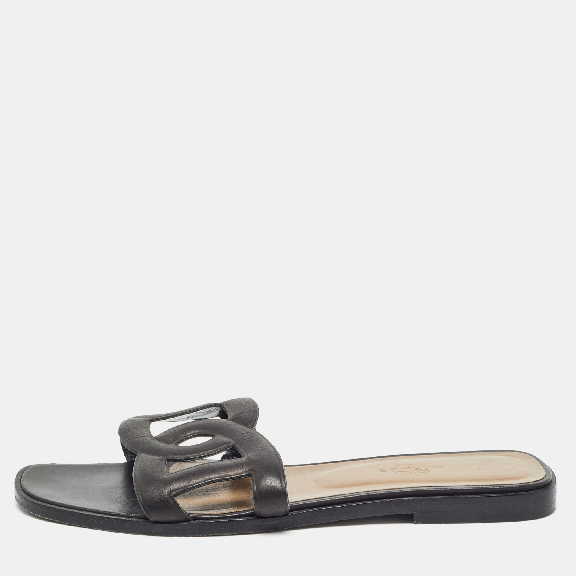 

Hermes Black Leather Aloha Flat Sandals Size