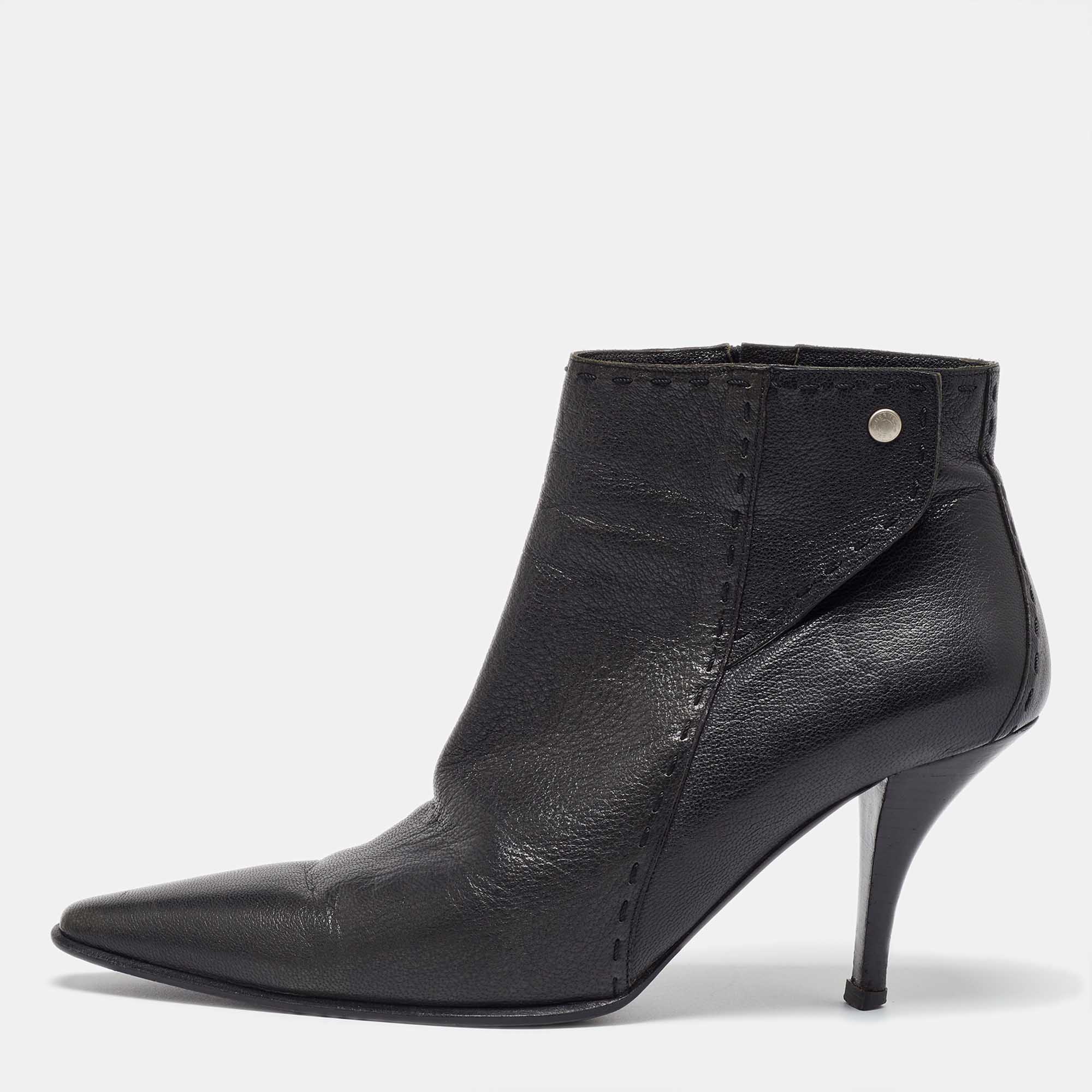 

Hermes Black Leather Pointed Toe Ankle Length Boots Size