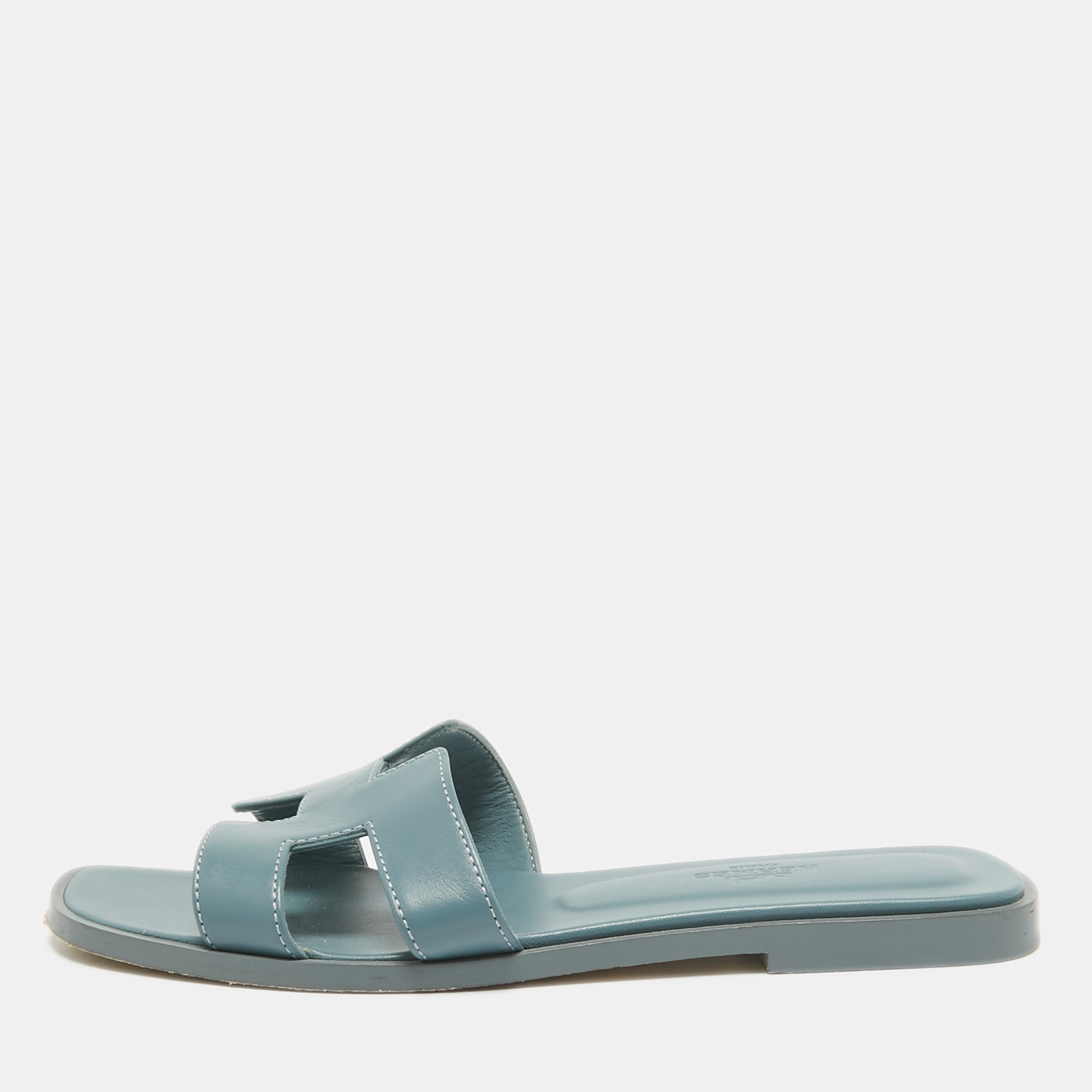 

Hermes Grey Leather Oran Flat Slides Size