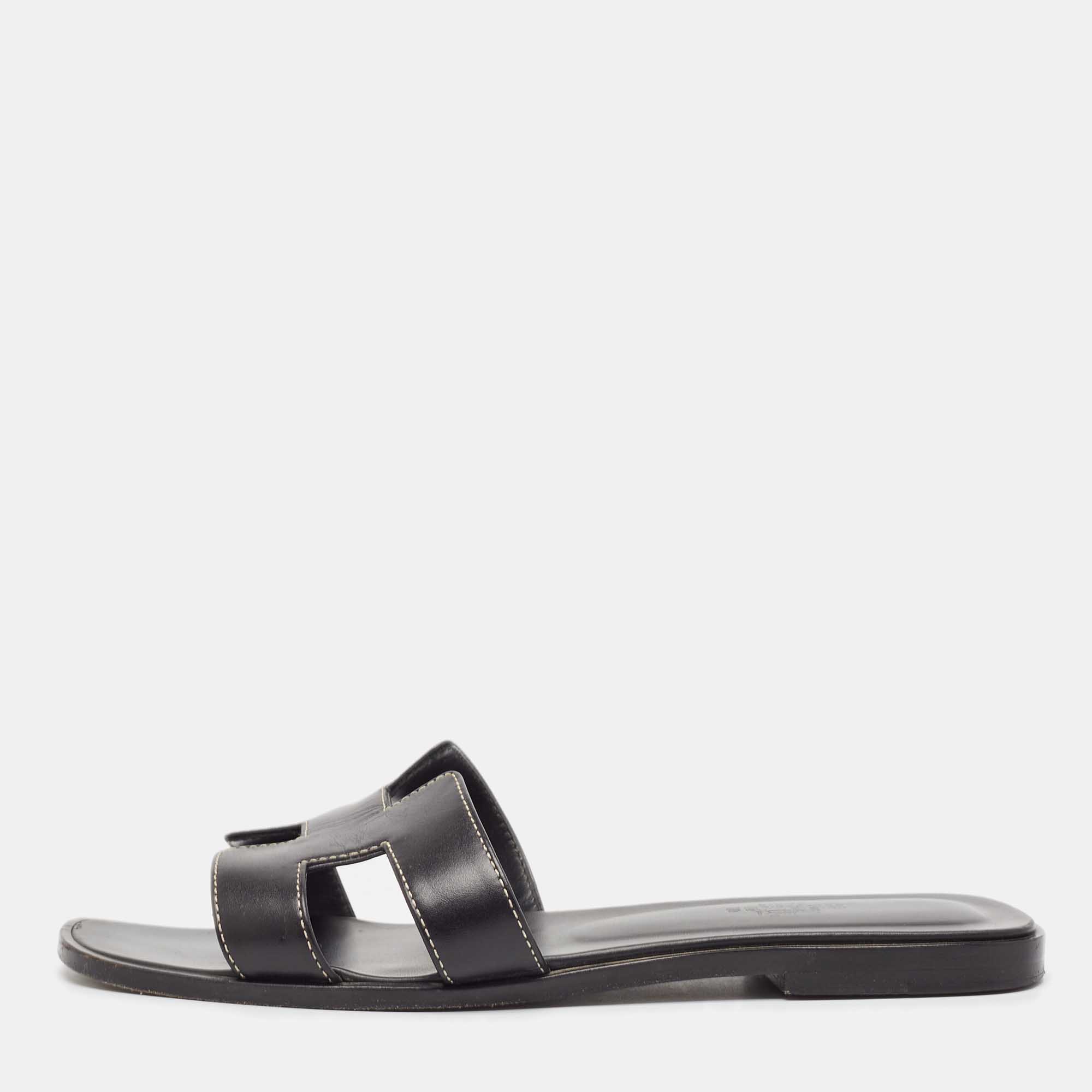 

Hermes Black Leather Oran Flat Slides Size