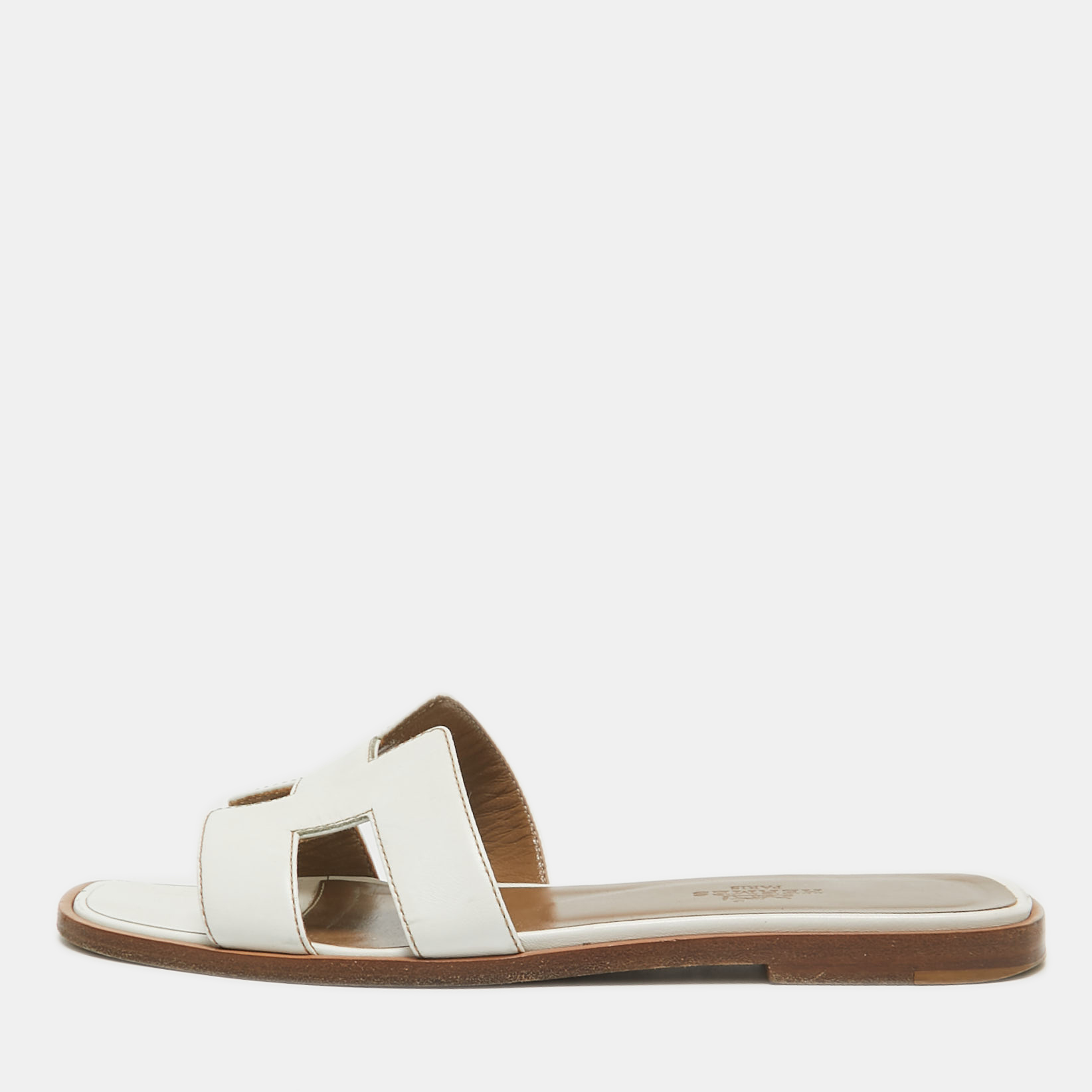 

Hermes White Leather Oran Flat Slides Size