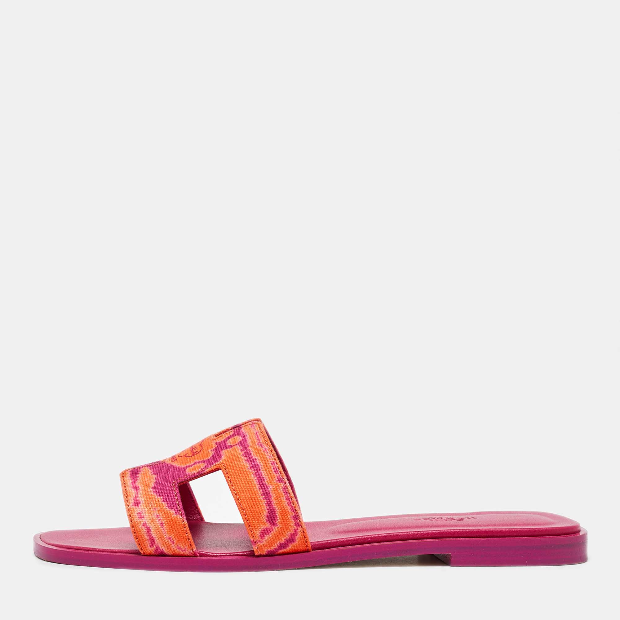 

Hermes Orange/Rose Pink Canvas Oran Flat Sandals Size