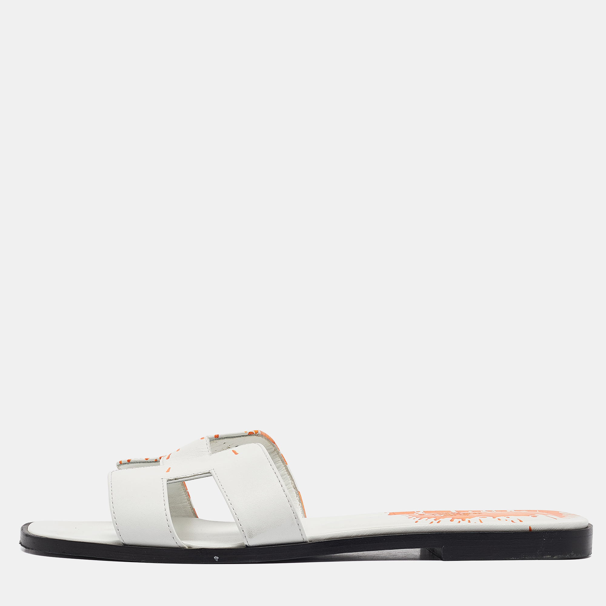 

Hermes Orange/White Leather Peinture Fraîche Oran Flat Sandals Size