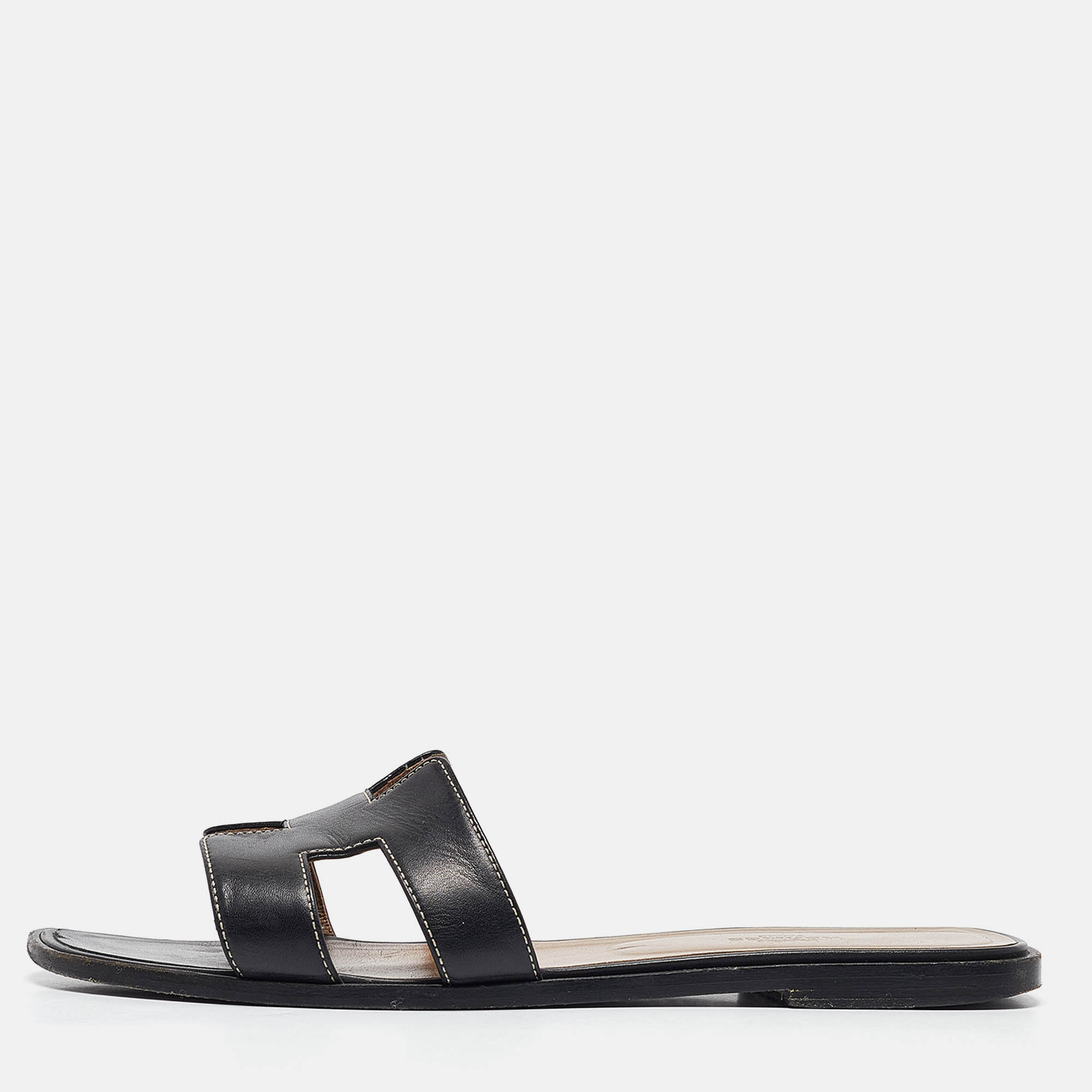 

Hermes Black Leather Oran Flat Slides Size