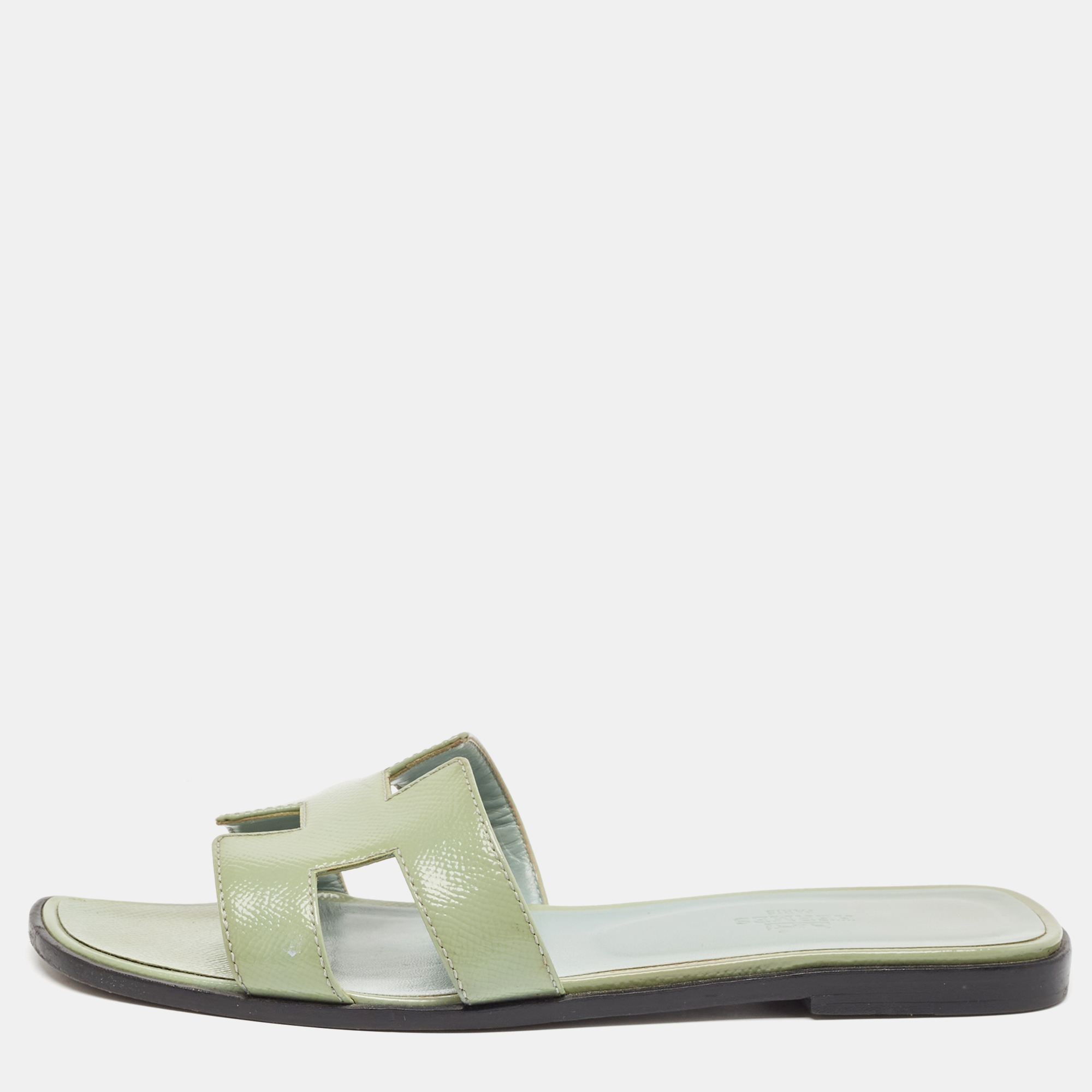 

Hermes Green Patent Leather Oran Flat Slides Size