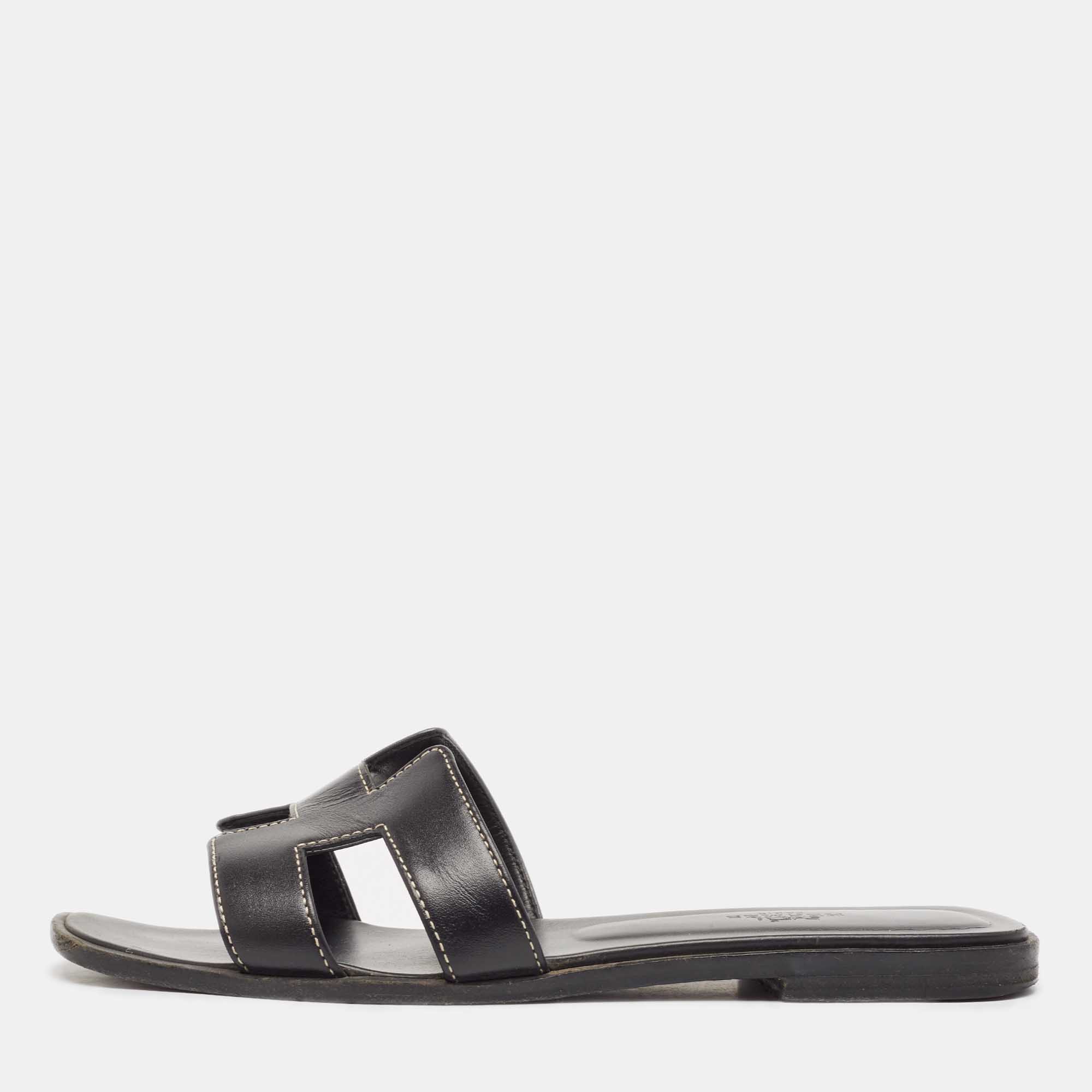 

Hermes Black Leather Oran Flat Slides Size