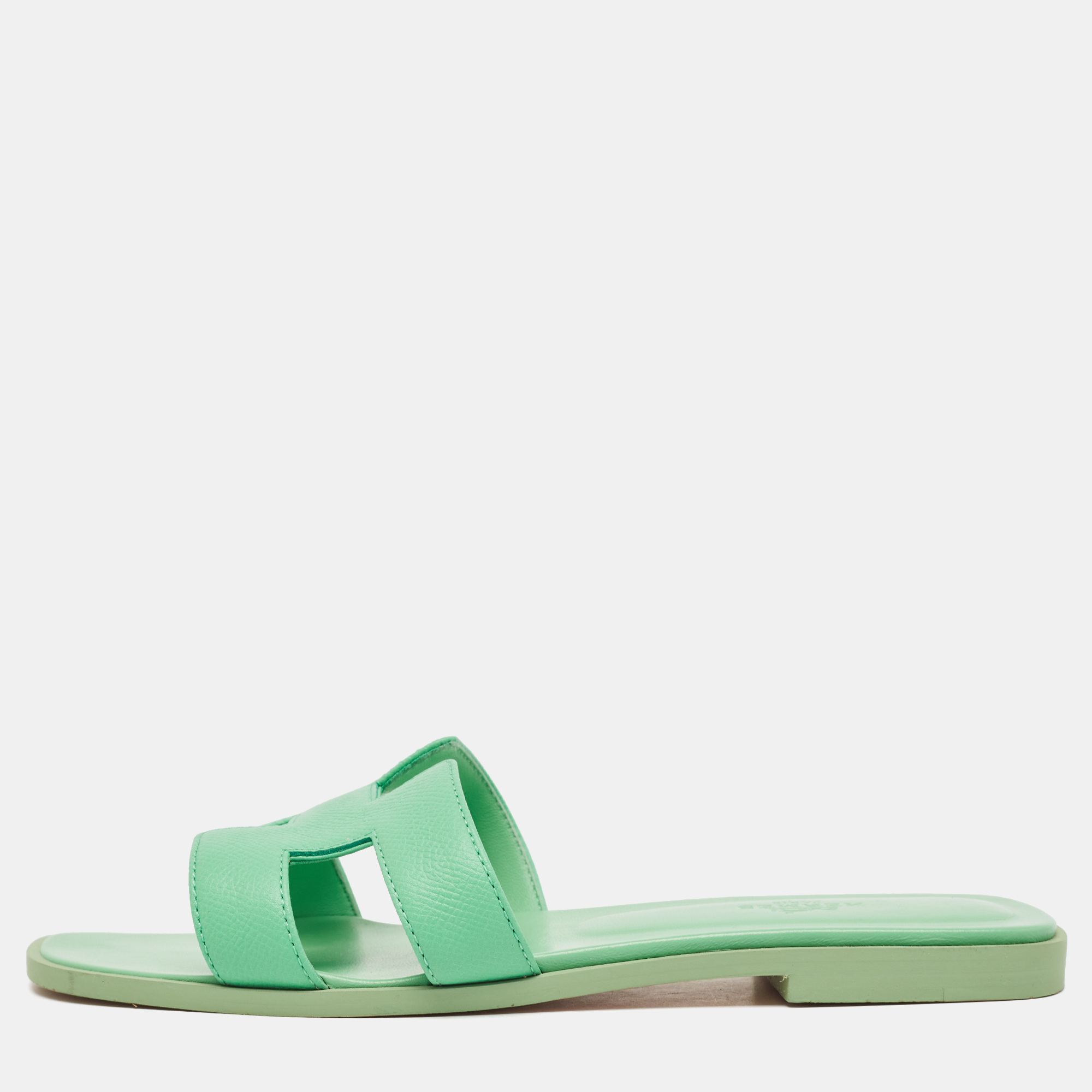 

Hermes Green Leather Oran Flat Slides Size