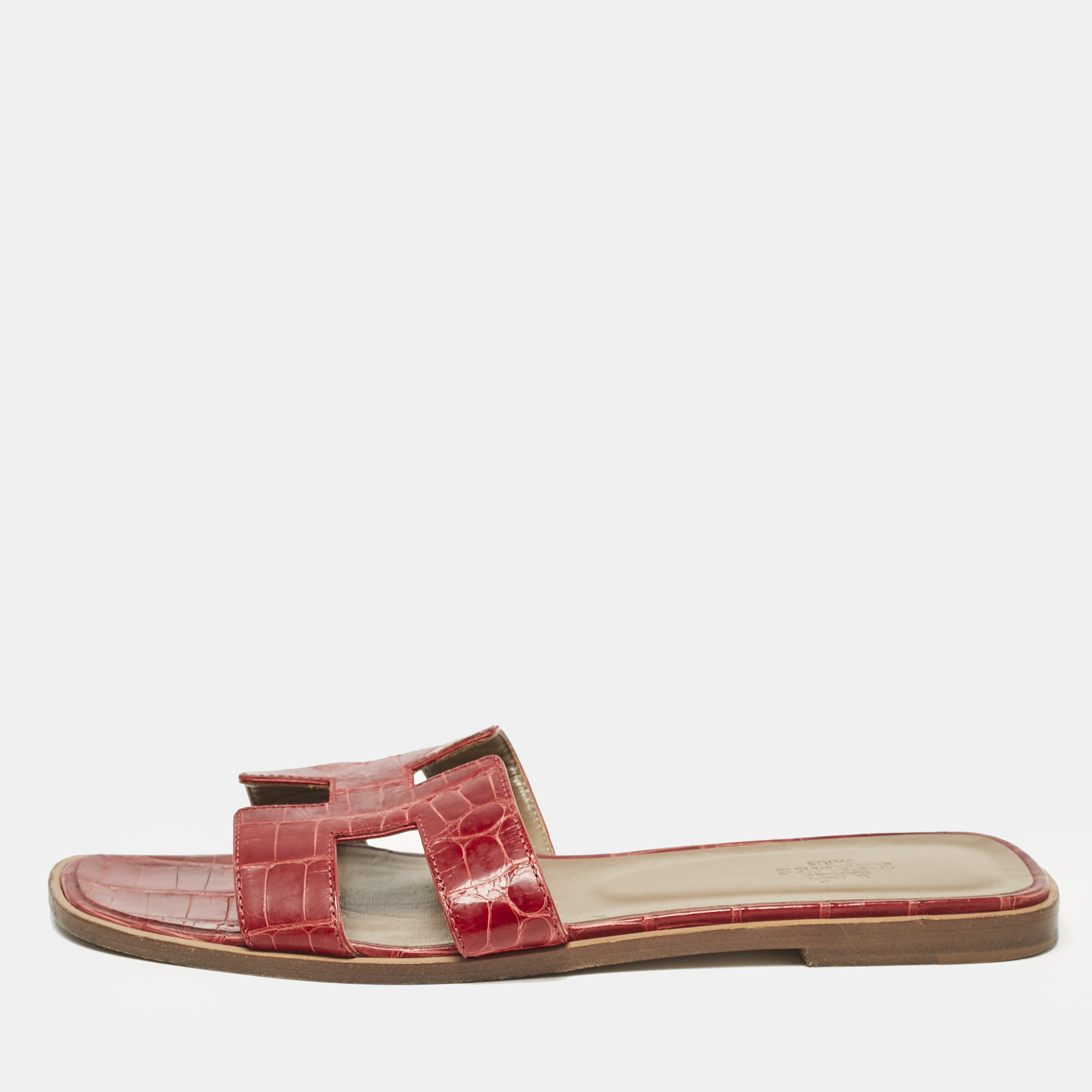 

Hermes Red Crocodile Oran Flat Slides Size