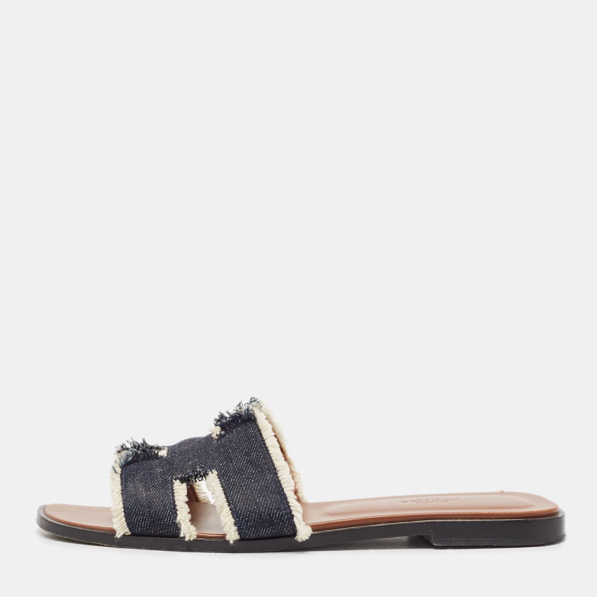 

Hermes Navy Blue Denim Oran Flat Slides Size