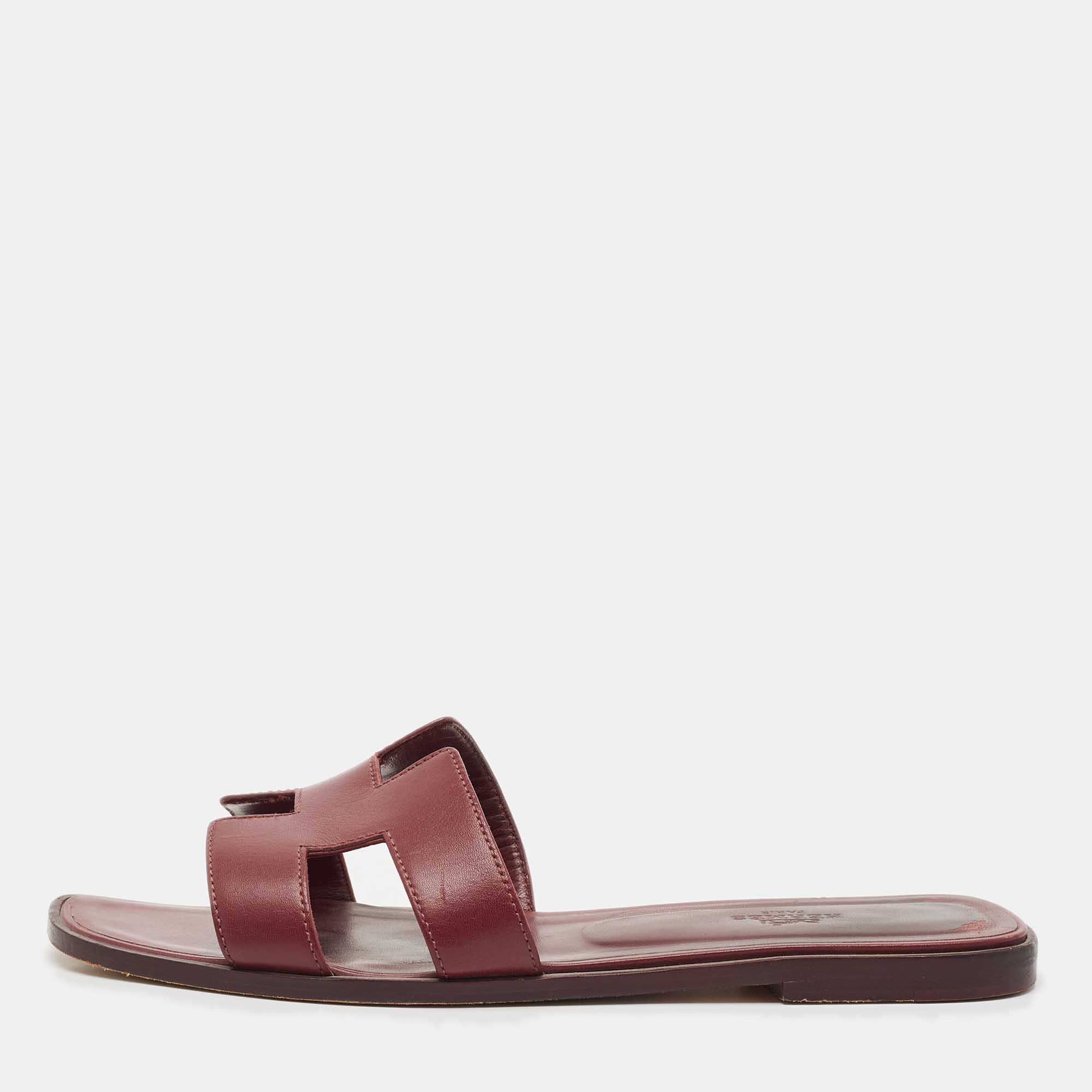 

Hermes Burgundy Leather Oran Flat Sandals Size