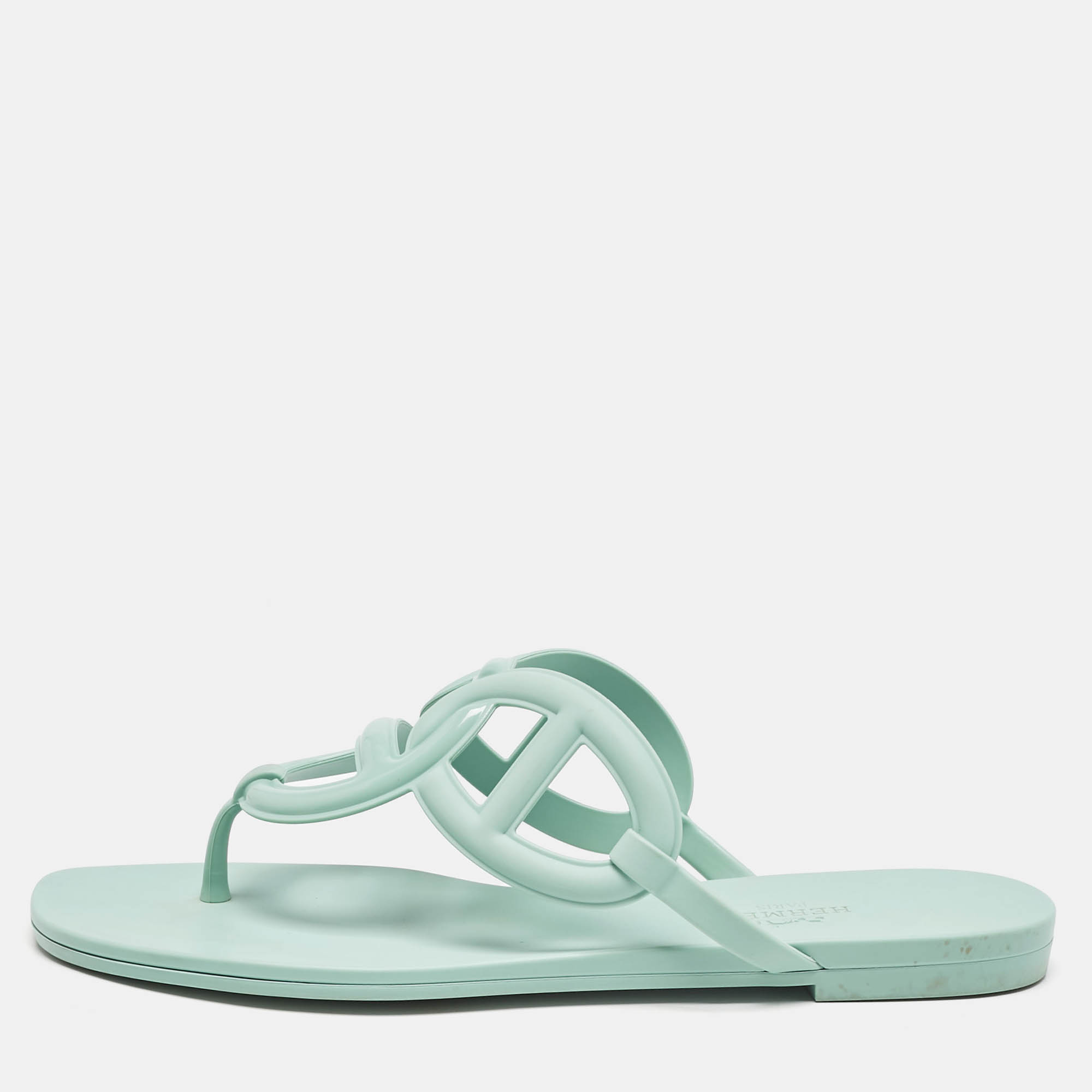 

Hermès Mint Green Rubber Egerie Thong Flats Size