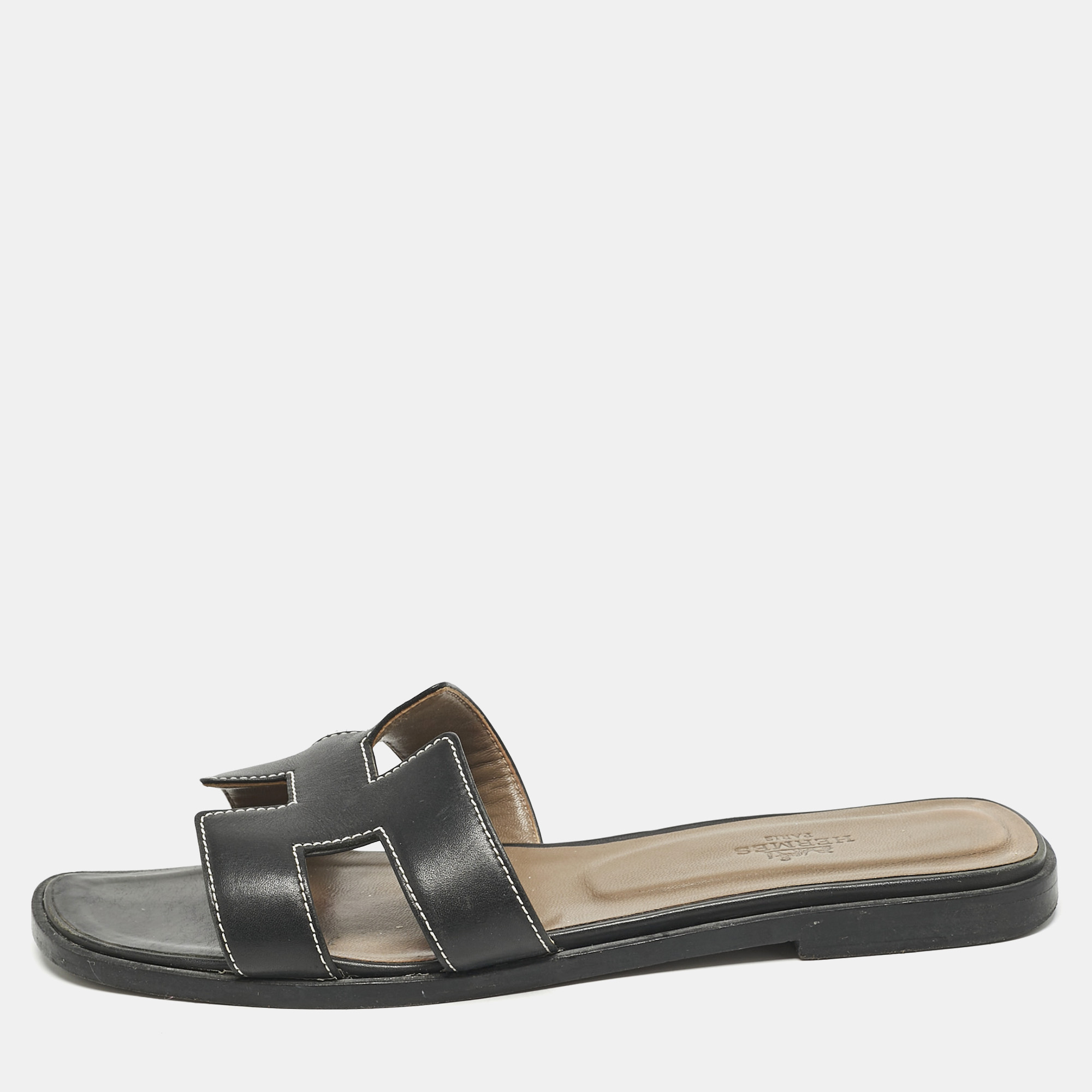 

Hermes Black Leather Oran Flat Sandals Size