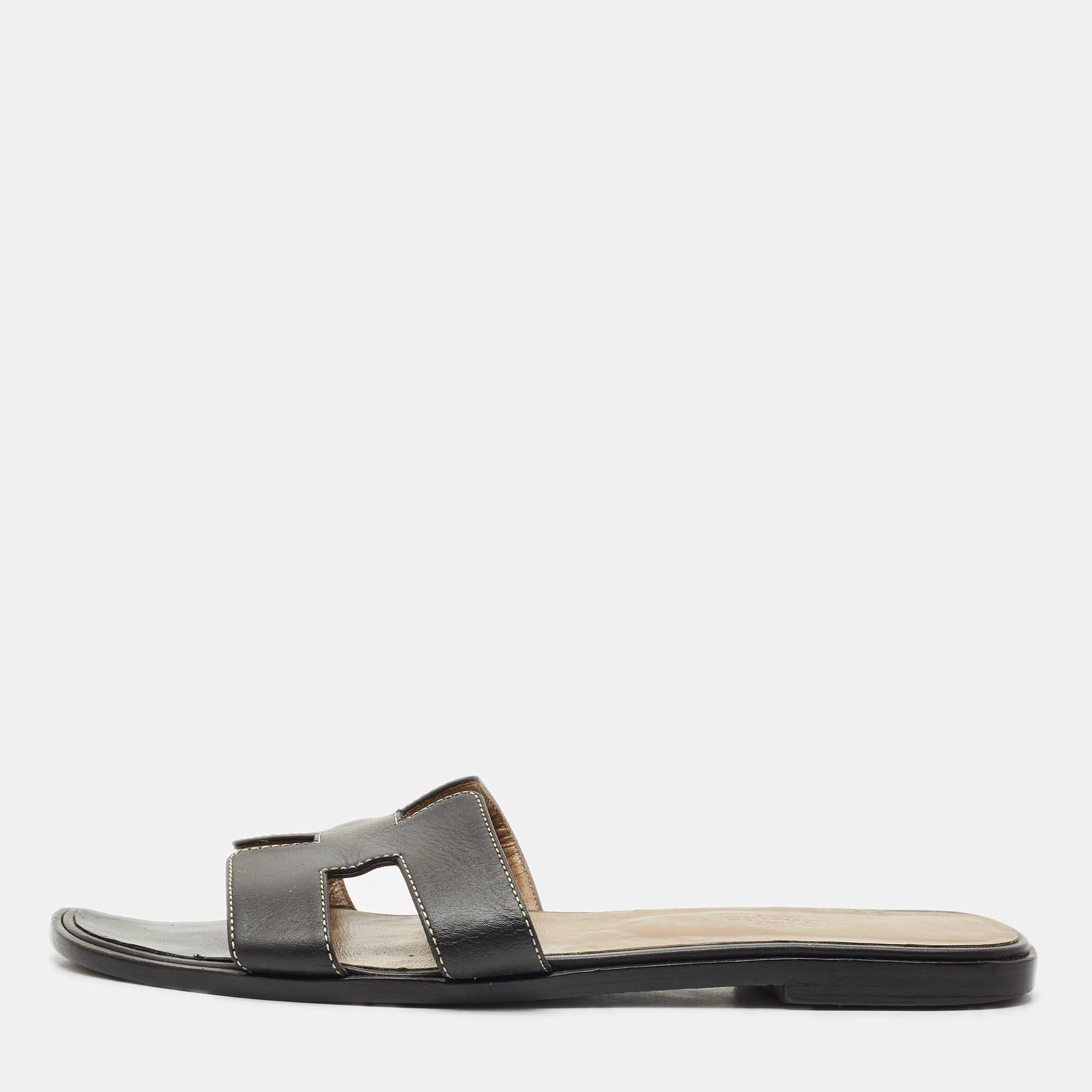 

Hermes Black Leather Oran Flat Slides Size
