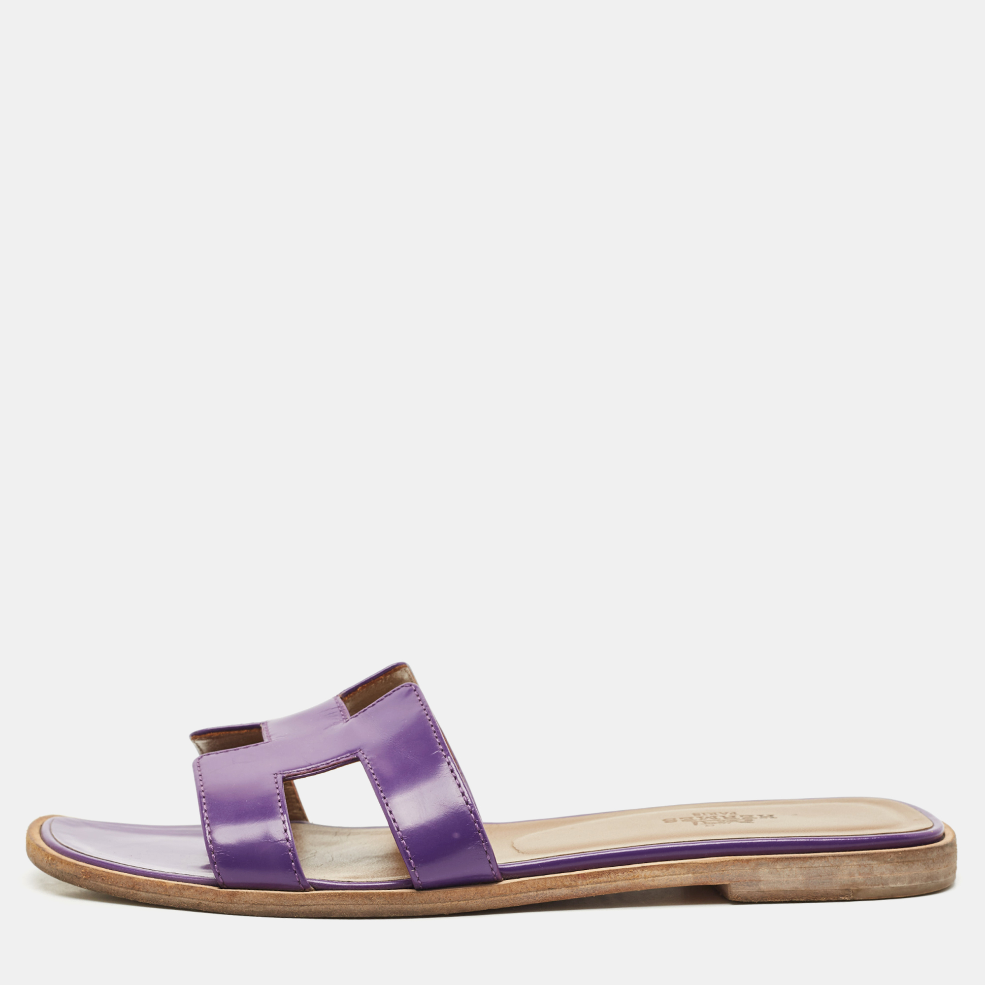 

Hermes Purple Patent Leather Oran Flat Slides Size