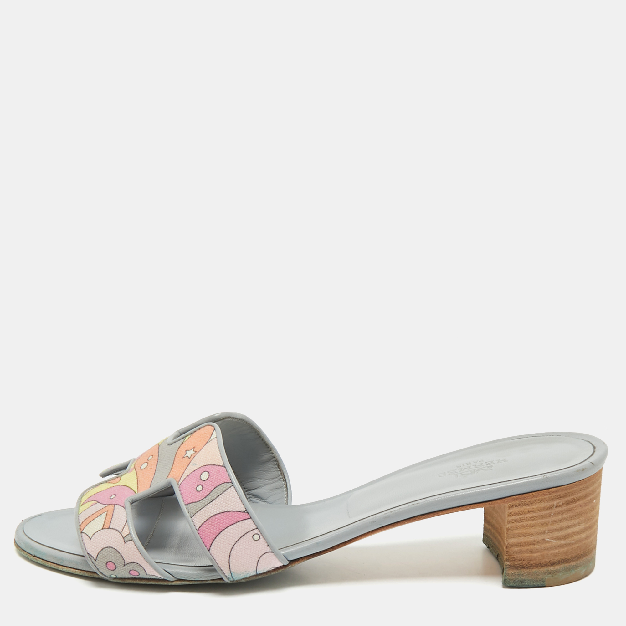 

Hermes Light Blue Printed Canvas and Leather Oasis Sandals Size