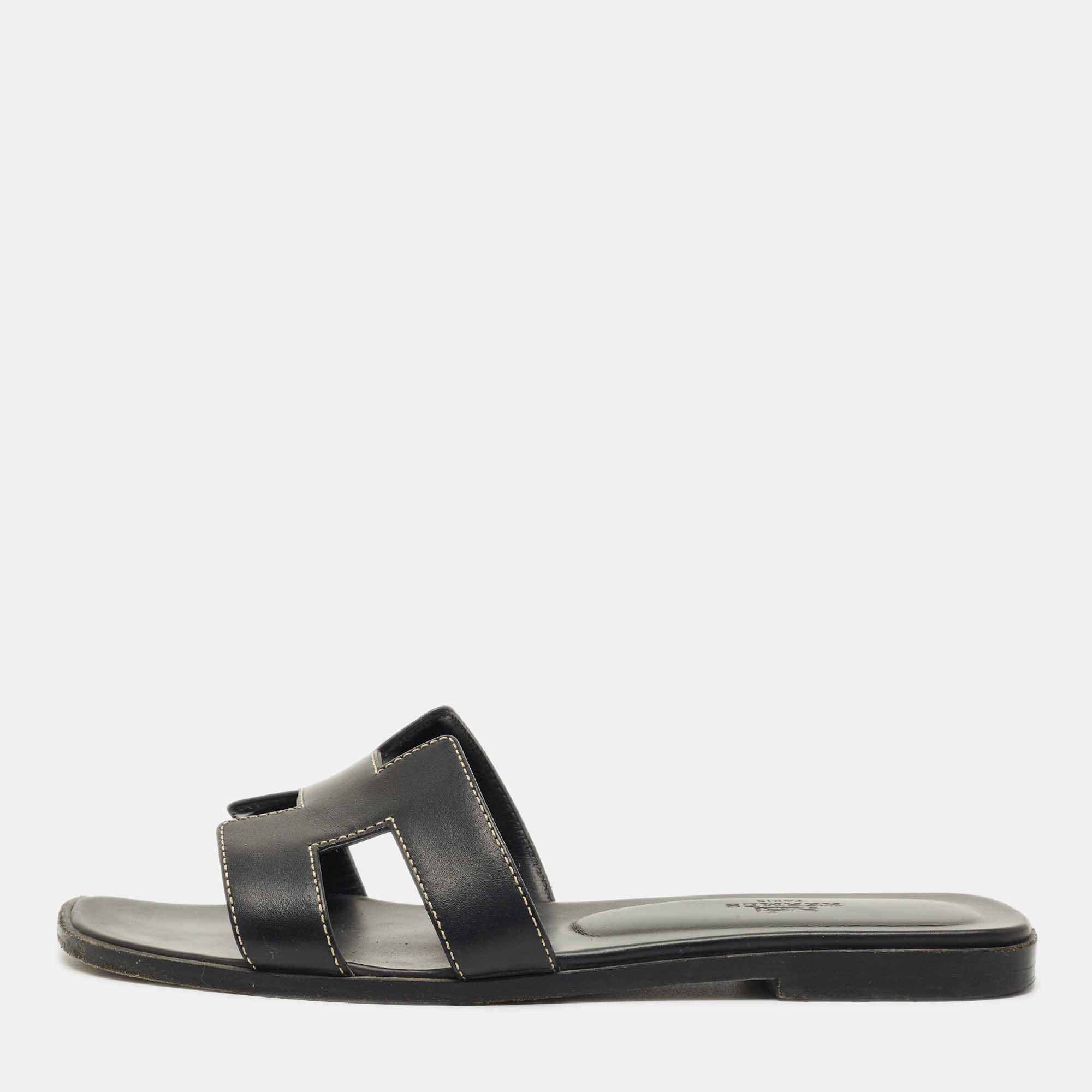 

Hermes Black Leather Oran Flat Slides Size
