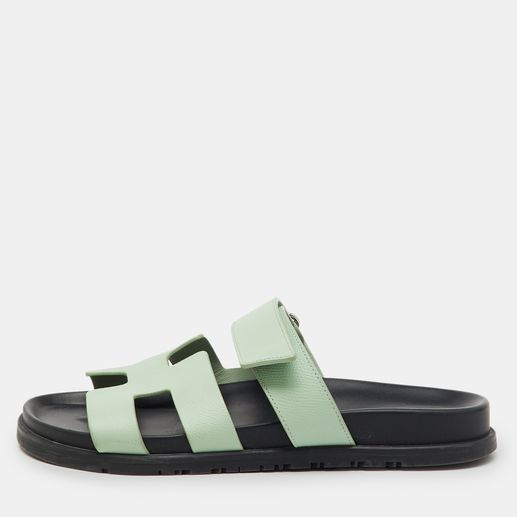 

Hermes Mint Green Leather Chypre Flat Sandals Size