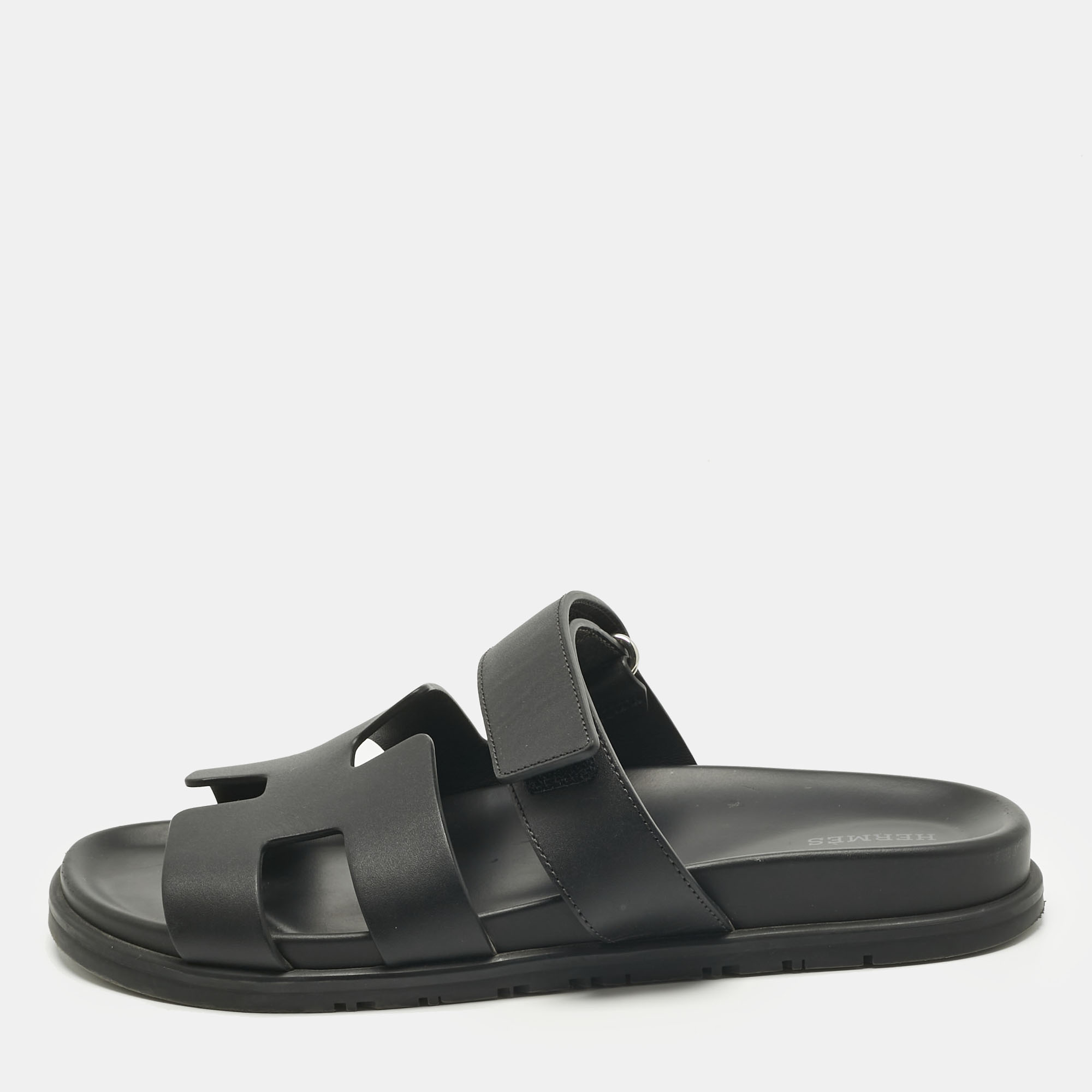 

Hermes Black Leather Chypre Flat Sandals Size