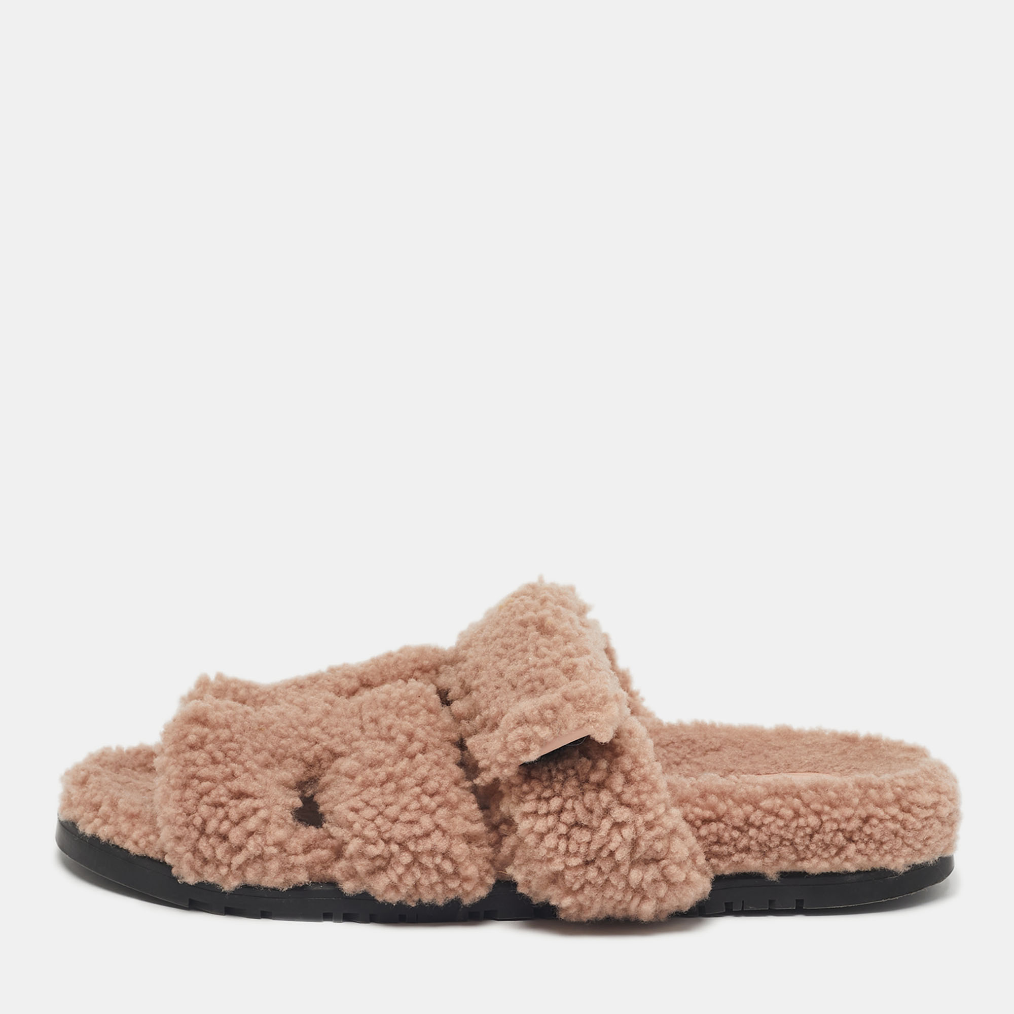 

Hermes Beige Shearling Fur Chypre Flat Sandals Size