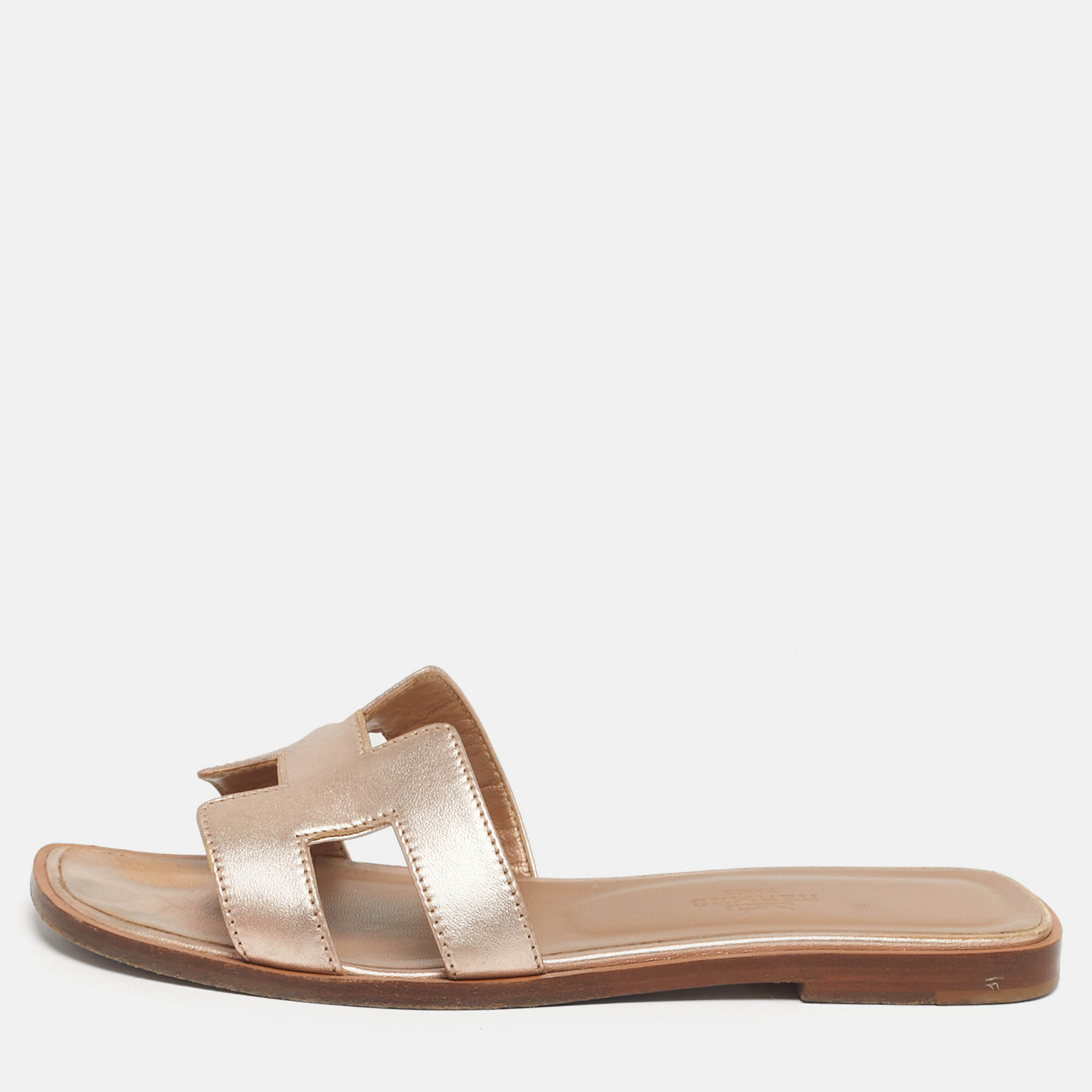 

Hermes Rose Gold Leather Oran Flat Slides Size, Pink