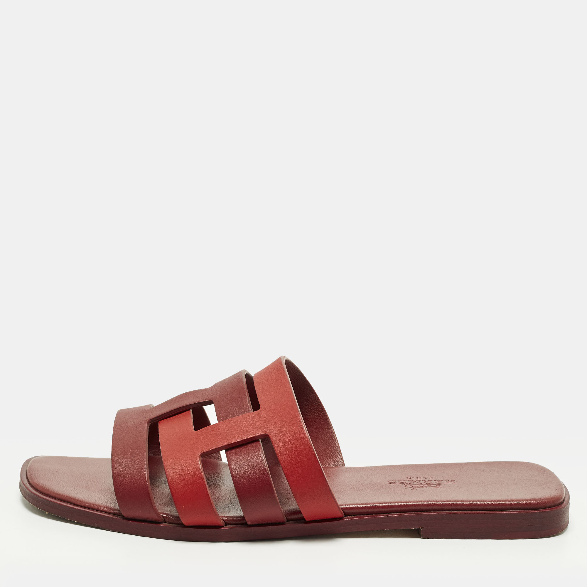 

Hermes Amore Size  Two Tone Leather Flat Slides, Burgundy