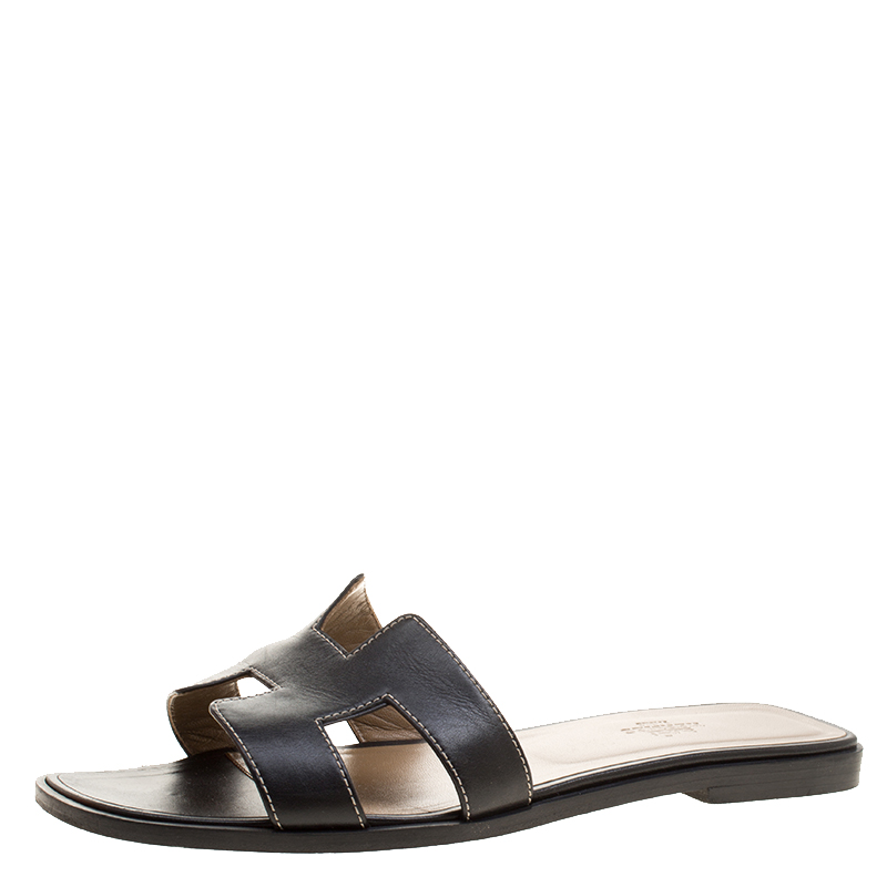 black oran sandals