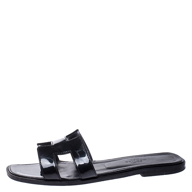 

Hermes Black Patent Leather Oran Flat Slides Size