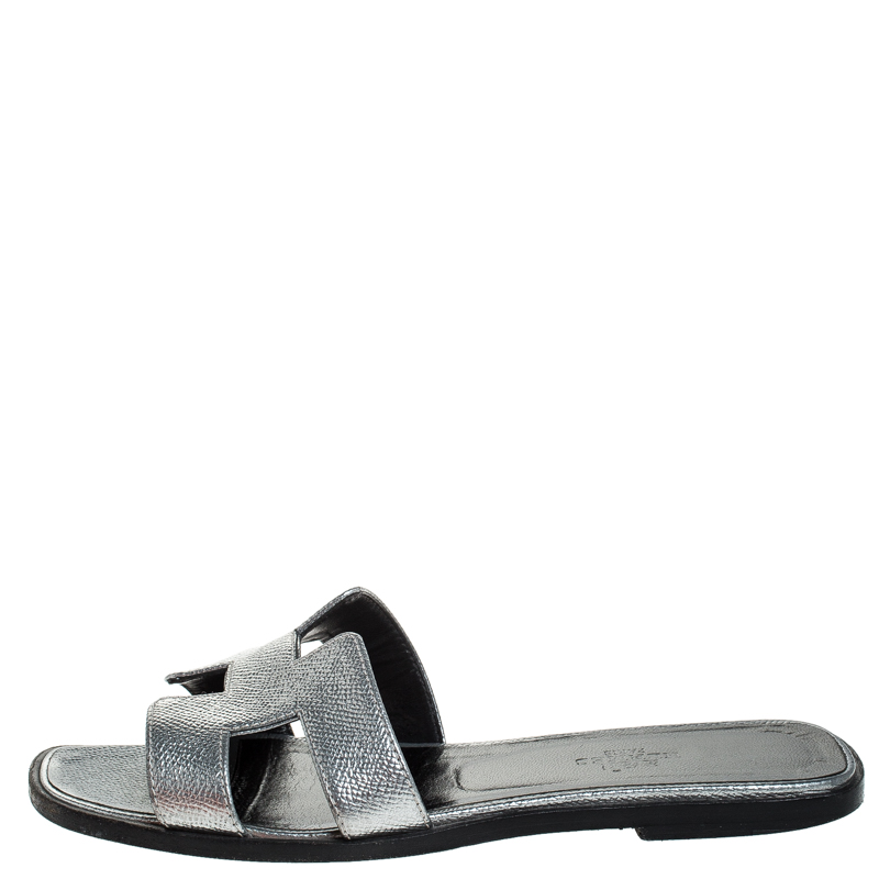 

Hermes Metallic Gunmetal Textured Leather Oran Flat Slides Size